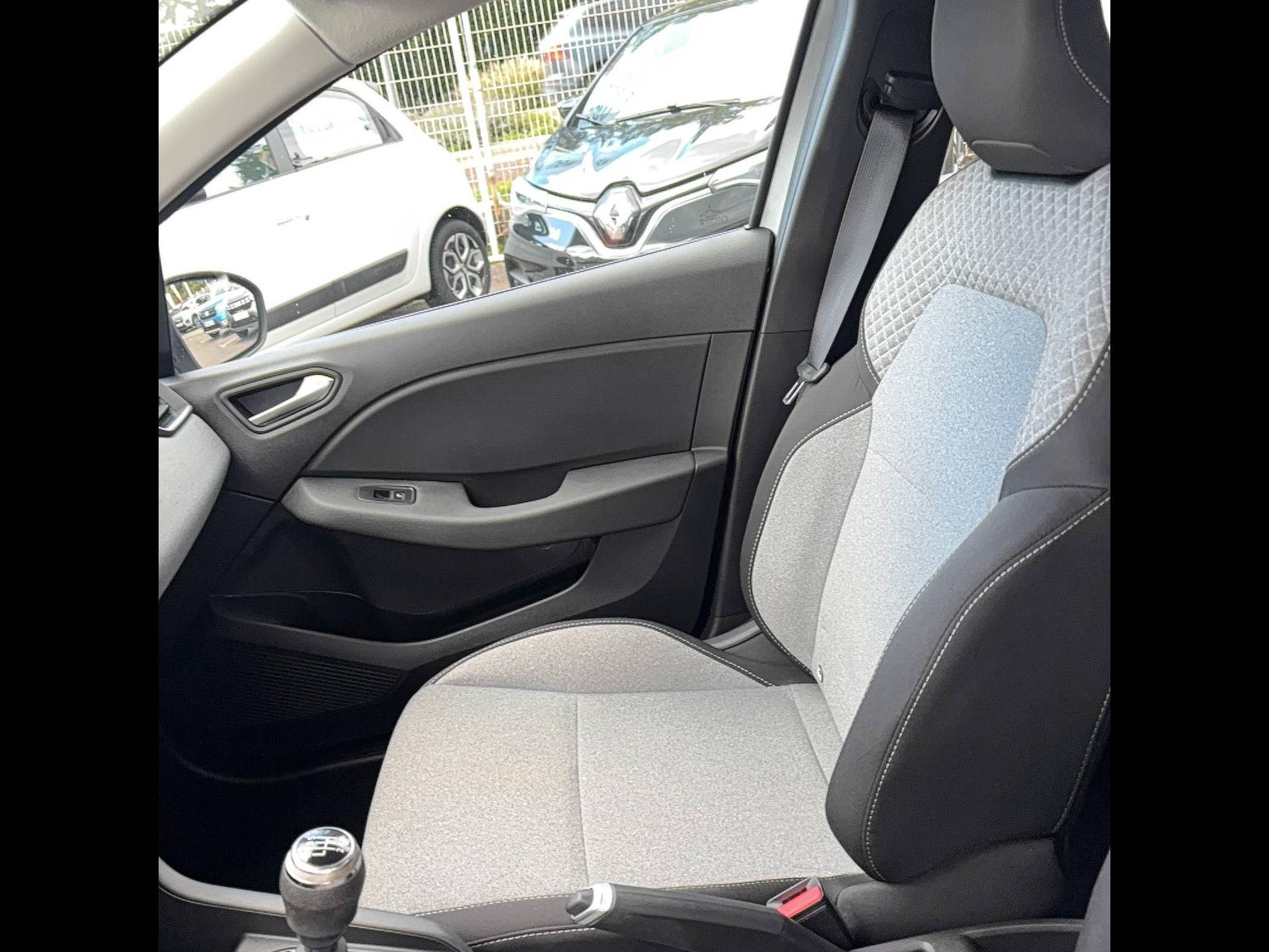 Vente en ligne Renault Clio 5 Clio Blue dCi 100 ch GSR2 au prix de 15 690 €