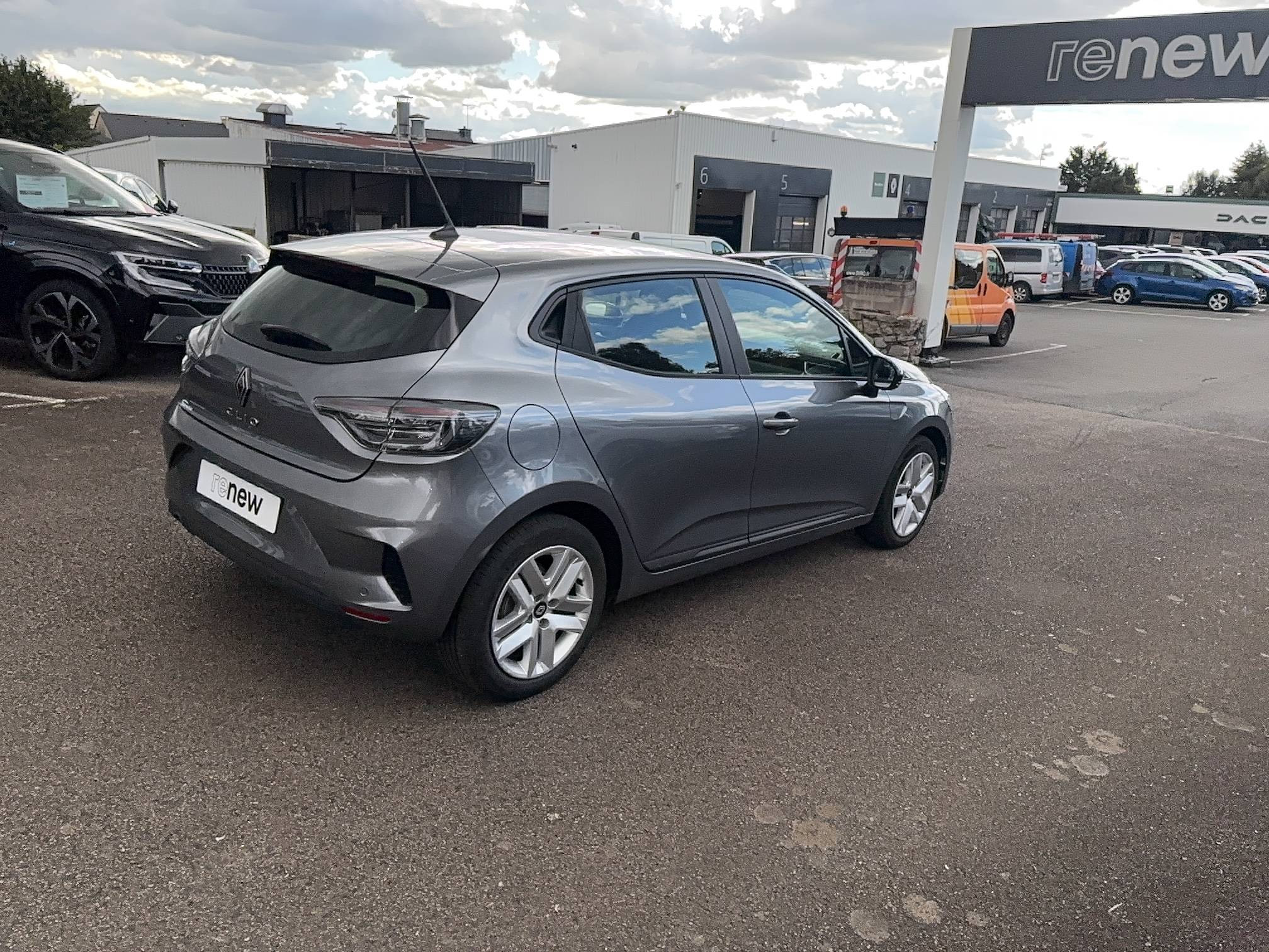 Vente en ligne Renault Clio 5 Clio Blue dCi 100 ch GSR2 au prix de 15 690 €