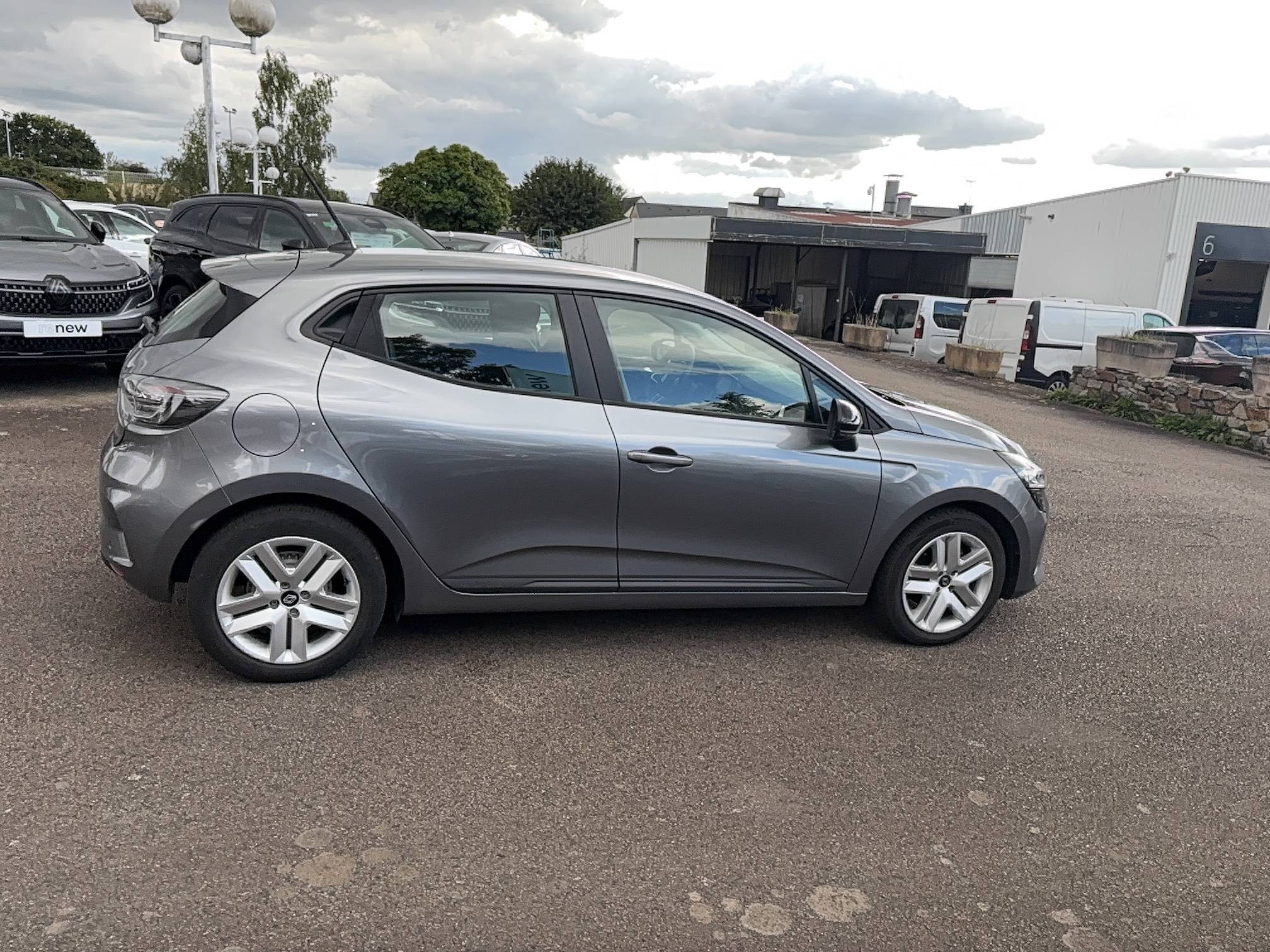 Vente en ligne Renault Clio 5 Clio Blue dCi 100 ch GSR2 au prix de 15 690 €