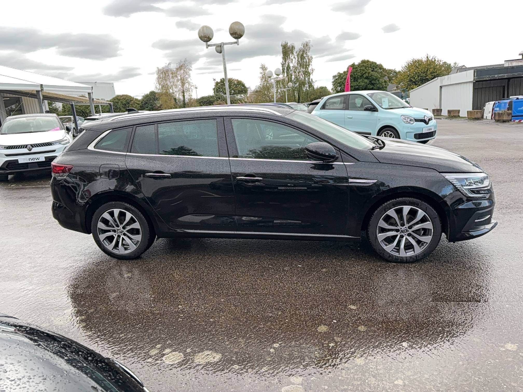 Vente en ligne Renault Megane 4 Estate  TCe 140 EDC au prix de 17 990 €