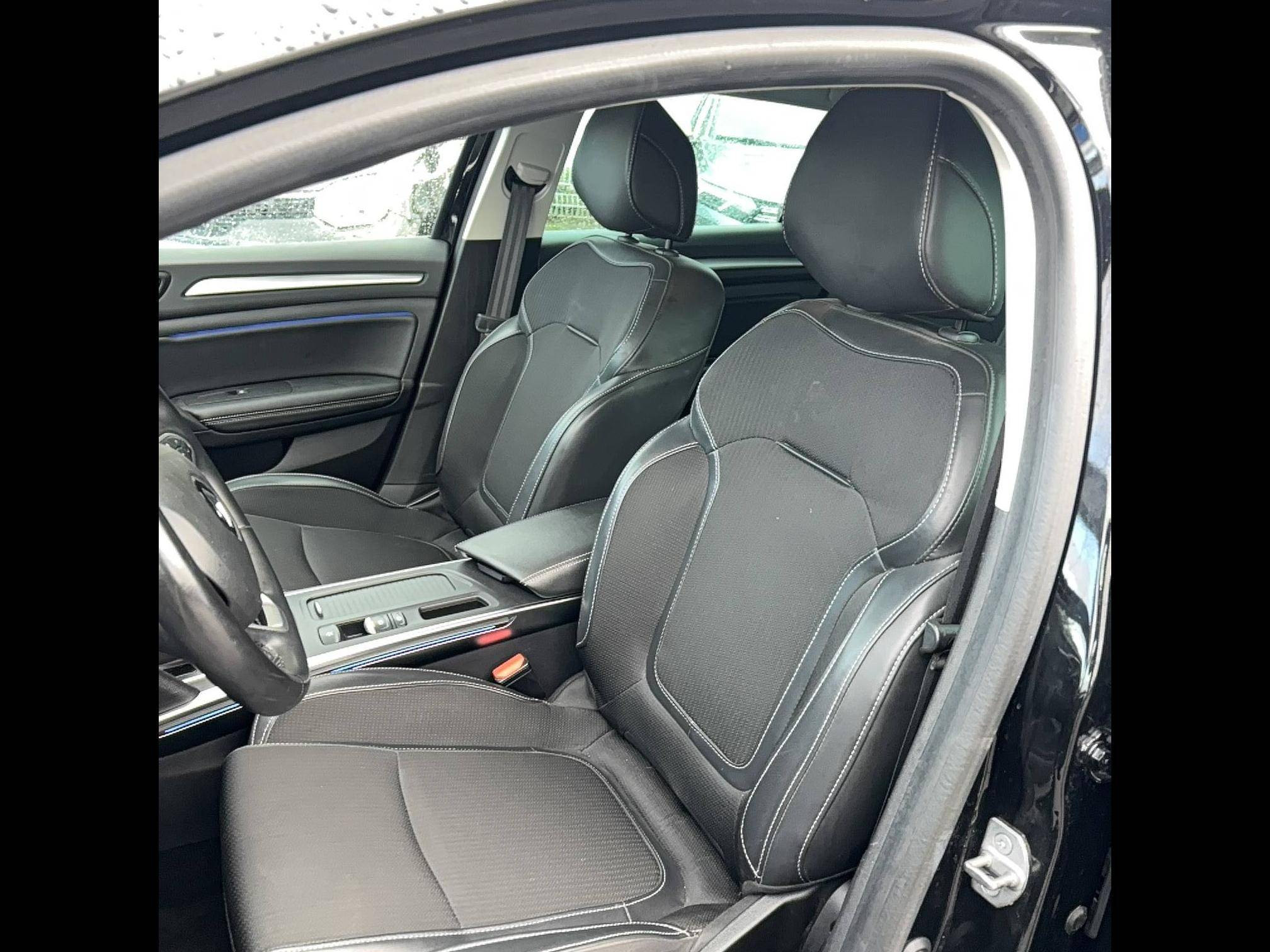 Vente en ligne Renault Megane 4 Estate  TCe 140 EDC au prix de 17 990 €