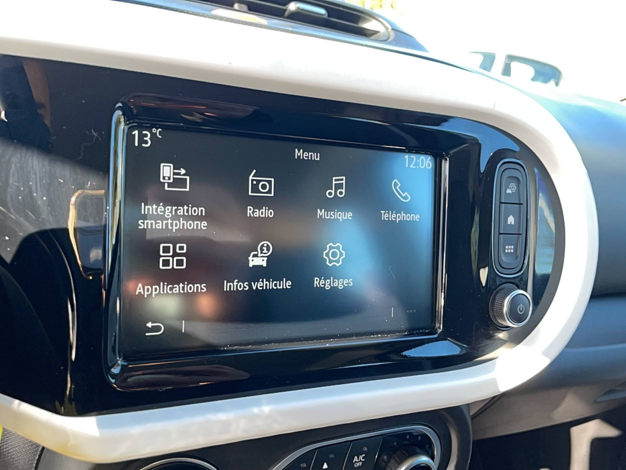 Vente en ligne Renault Twingo 3  SCe 65 - 21 au prix de 10 990 €