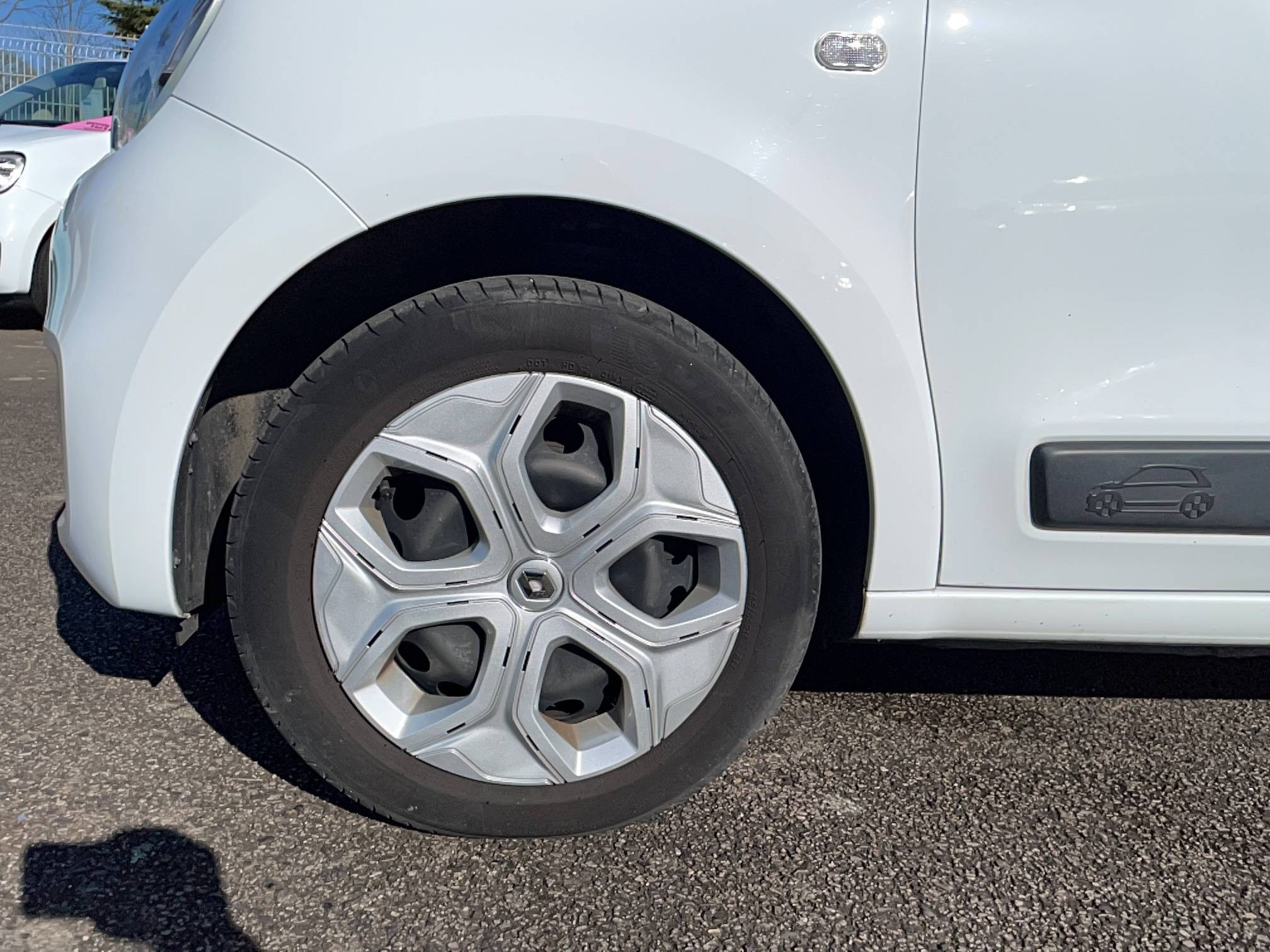 Vente en ligne Renault Twingo 3  SCe 65 - 21 au prix de 10 990 €