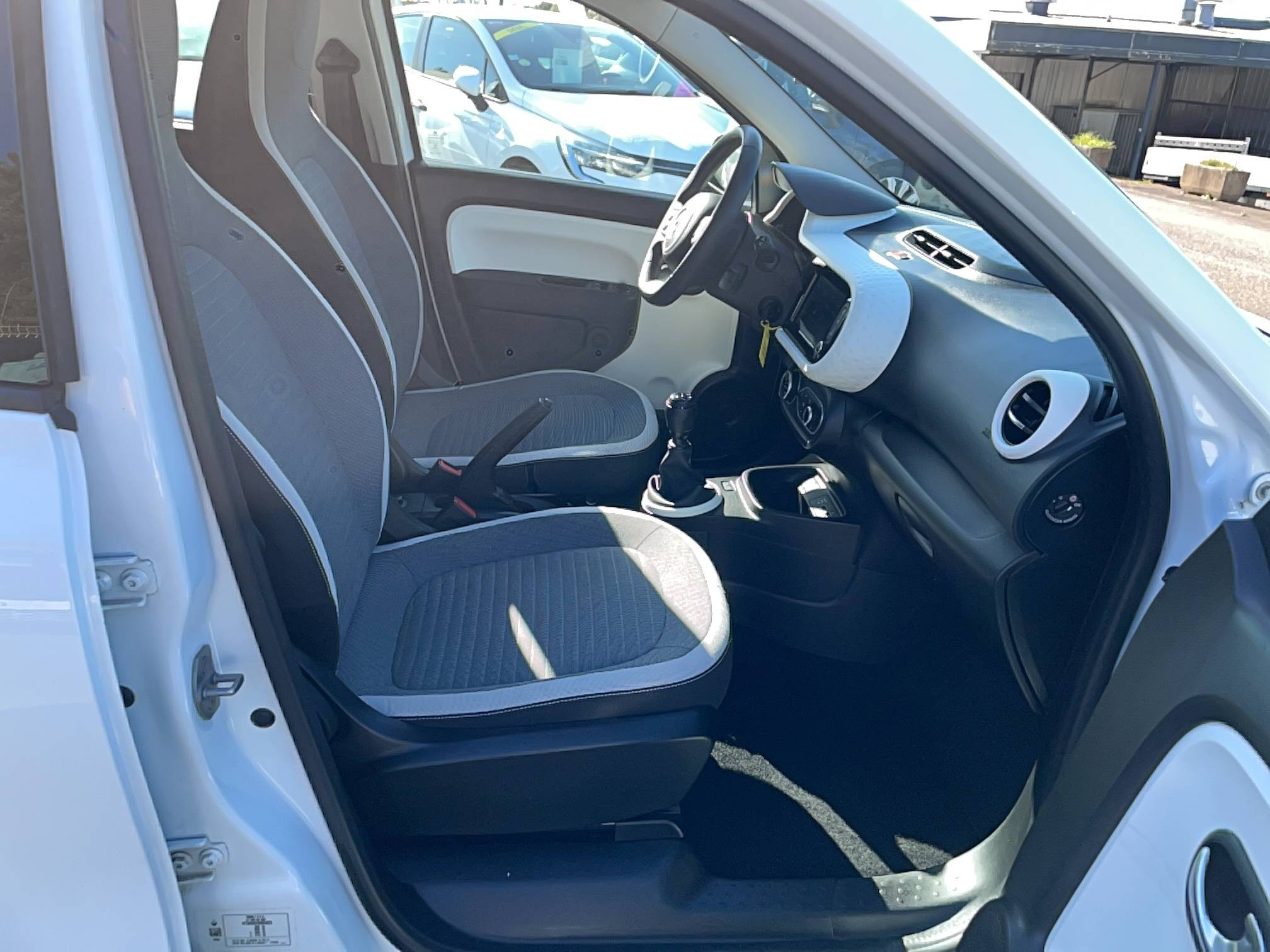 Vente en ligne Renault Twingo 3  SCe 65 - 21 au prix de 10 990 €