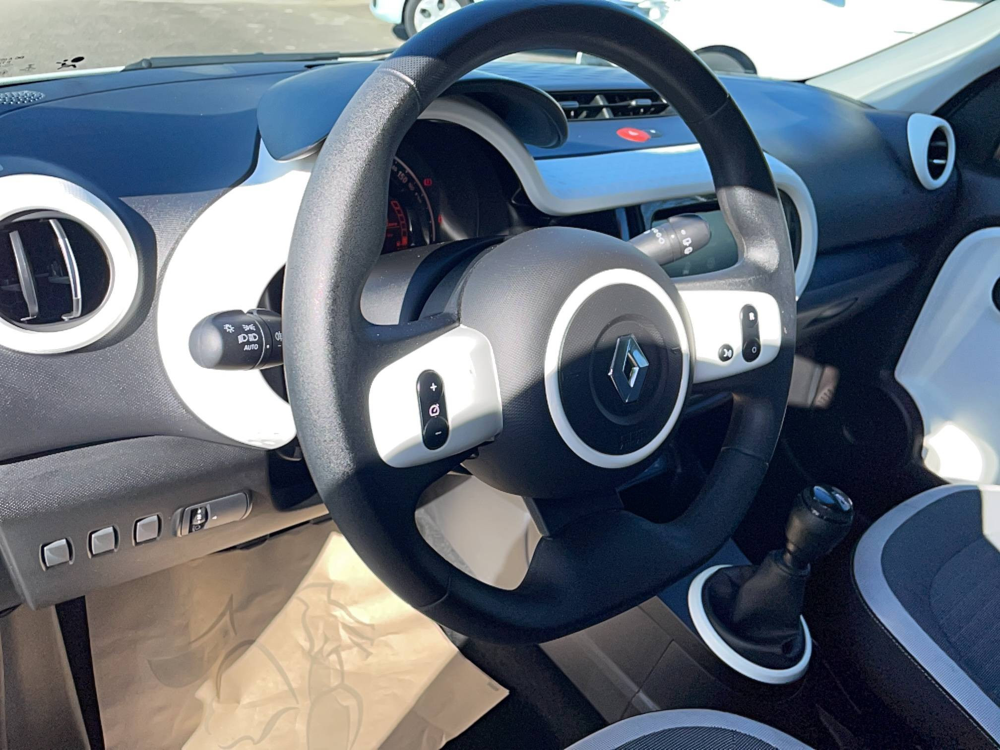 Vente en ligne Renault Twingo 3  SCe 65 - 21 au prix de 10 990 €