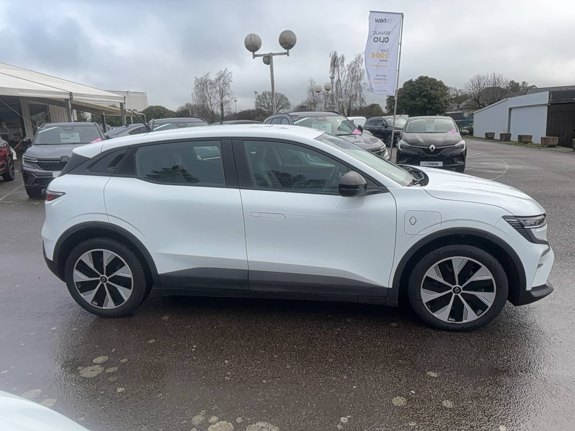 Vente en ligne Renault Megane E-Tech  EV60 130ch super charge au prix de 20 990 €