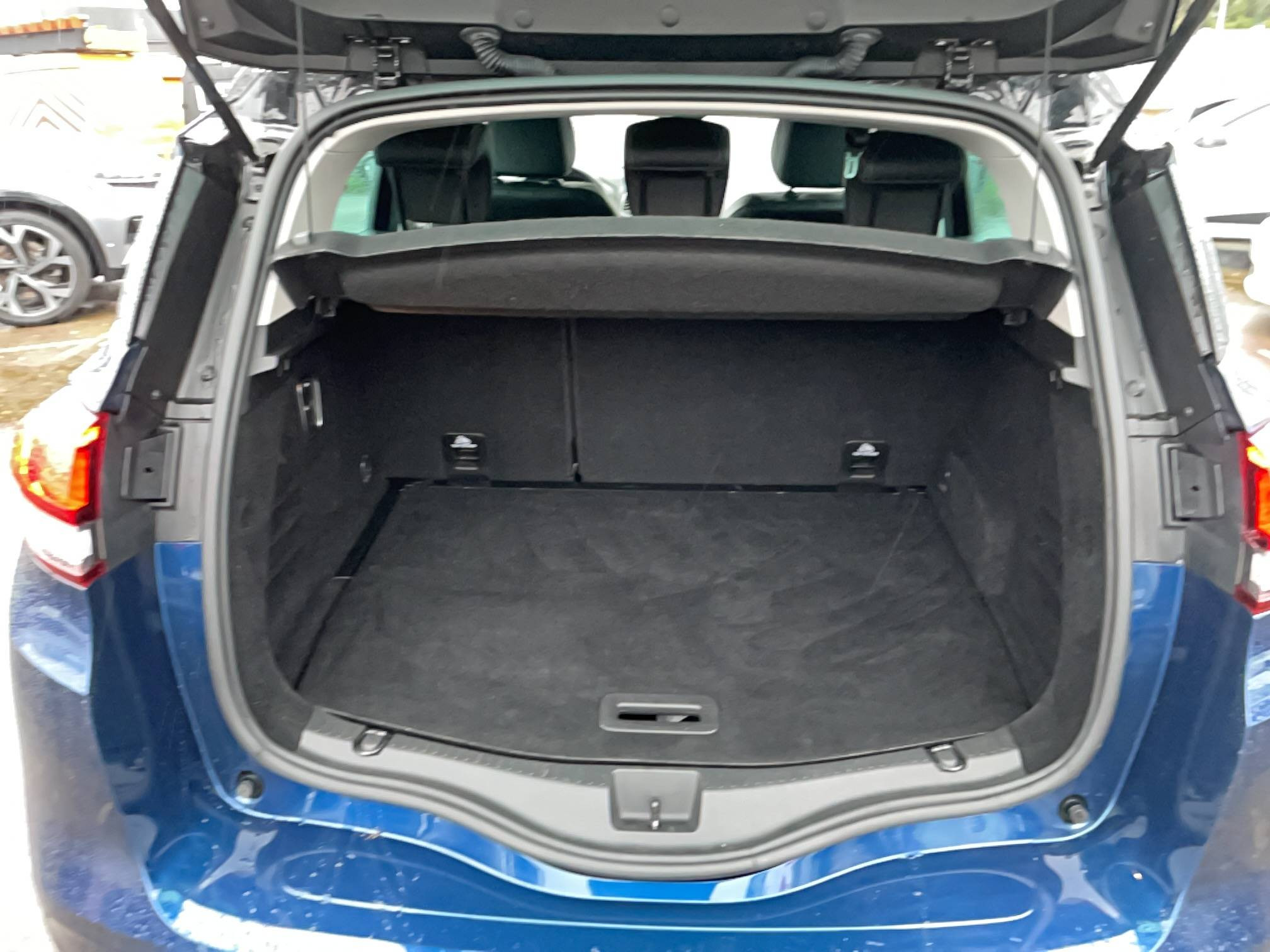 Vente en ligne Renault Scenic 4 Scenic Blue dCi 150 au prix de 14 990 €