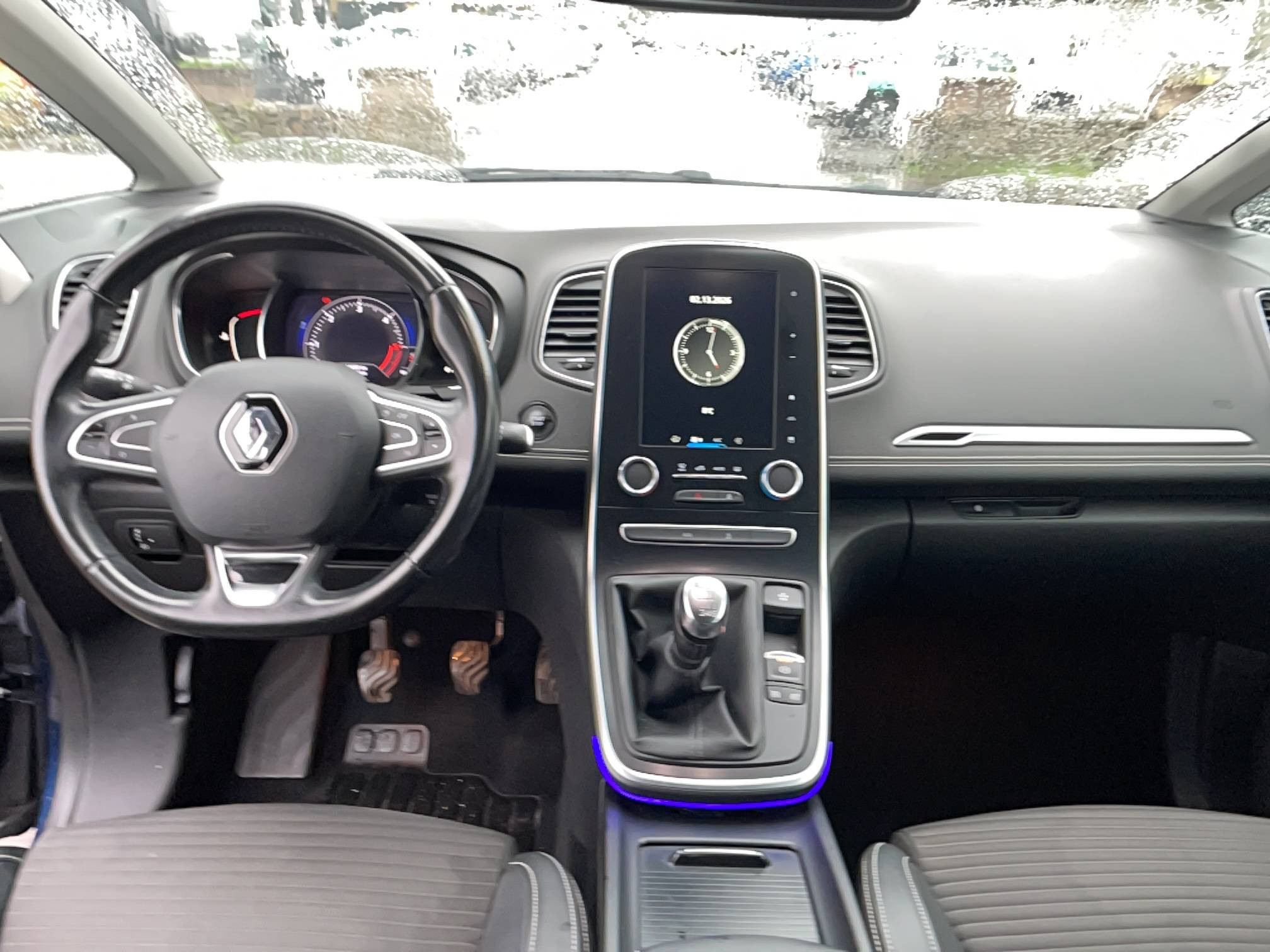 Vente en ligne Renault Scenic 4 Scenic Blue dCi 150 au prix de 14 990 €