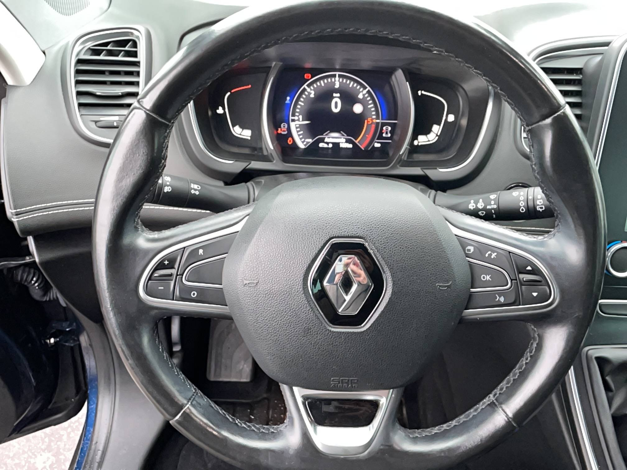 Vente en ligne Renault Scenic 4 Scenic Blue dCi 150 au prix de 14 990 €