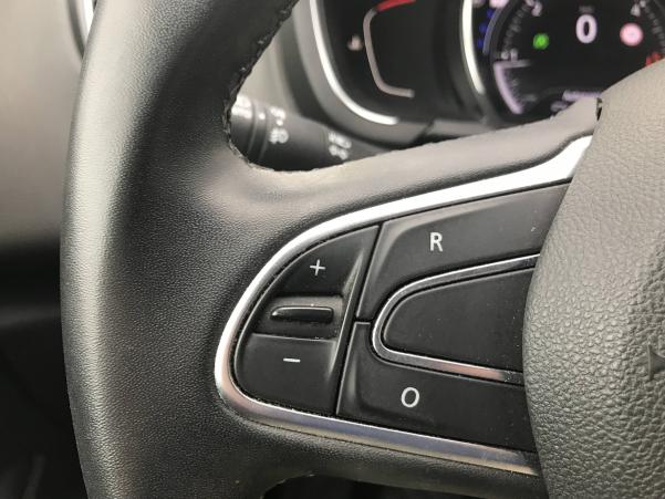 Vente en ligne Renault Grand Scenic 4 Grand Scenic Blue dCi 120 EDC au prix de 16 490 €