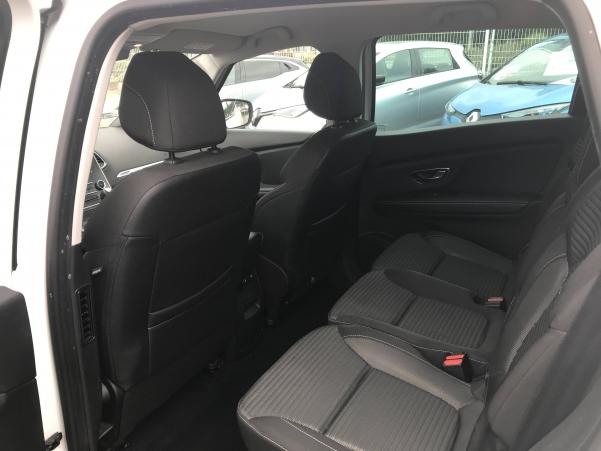 Vente en ligne Renault Grand Scenic 4 Grand Scenic Blue dCi 120 EDC au prix de 16 490 €