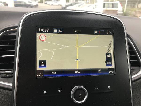 Vente en ligne Renault Grand Scenic 4 Grand Scenic Blue dCi 120 EDC au prix de 16 490 €