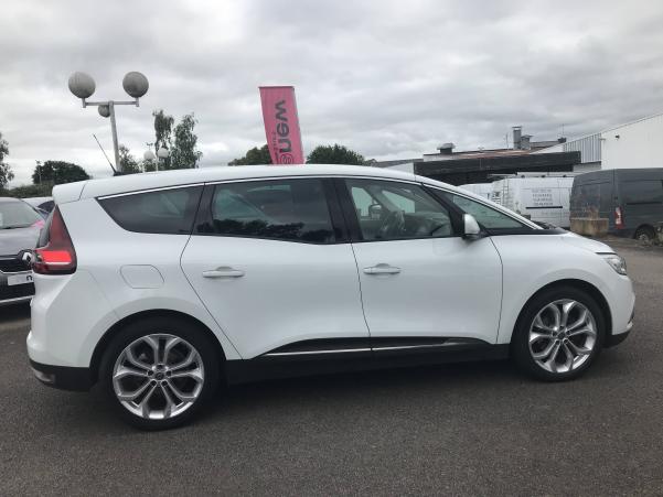 Vente en ligne Renault Grand Scenic 4 Grand Scenic Blue dCi 120 EDC au prix de 16 490 €