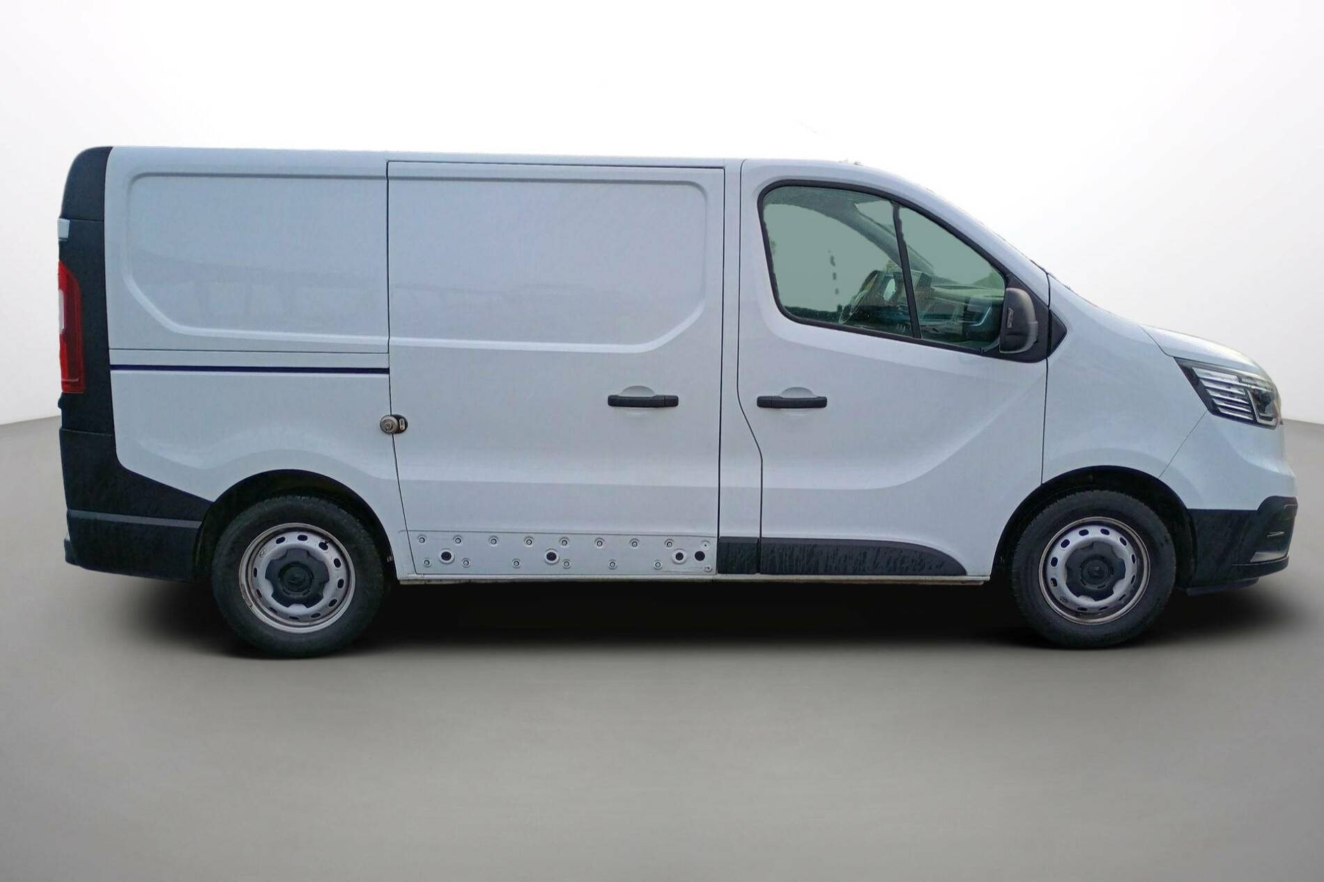 Vente en ligne Renault Trafic 3 Fourgon TRAFIC FGN L1H1 2800 KG BLUE DCI 130 au prix de 21 990 €