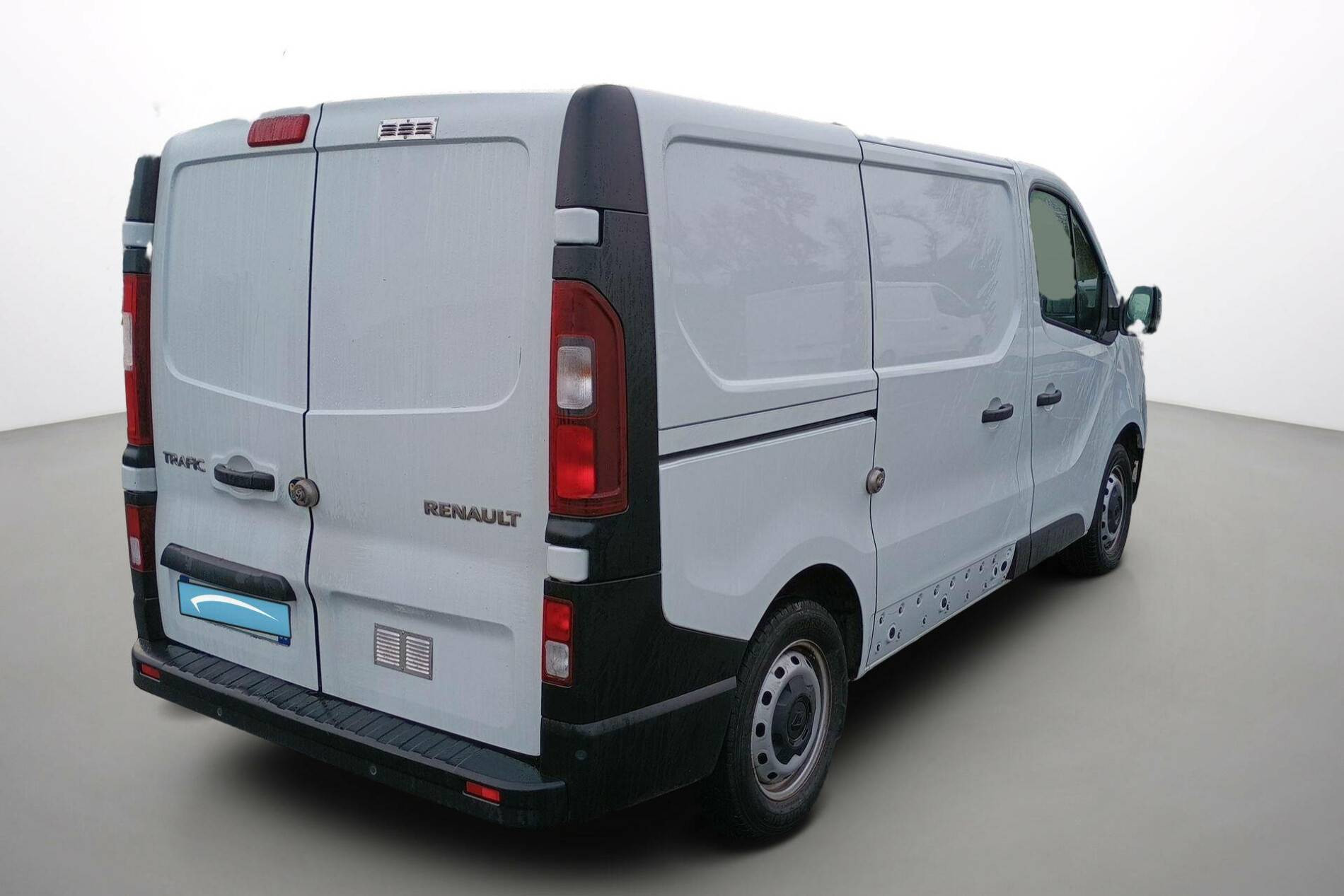 Vente en ligne Renault Trafic 3 Fourgon TRAFIC FGN L1H1 2800 KG BLUE DCI 130 au prix de 21 990 €