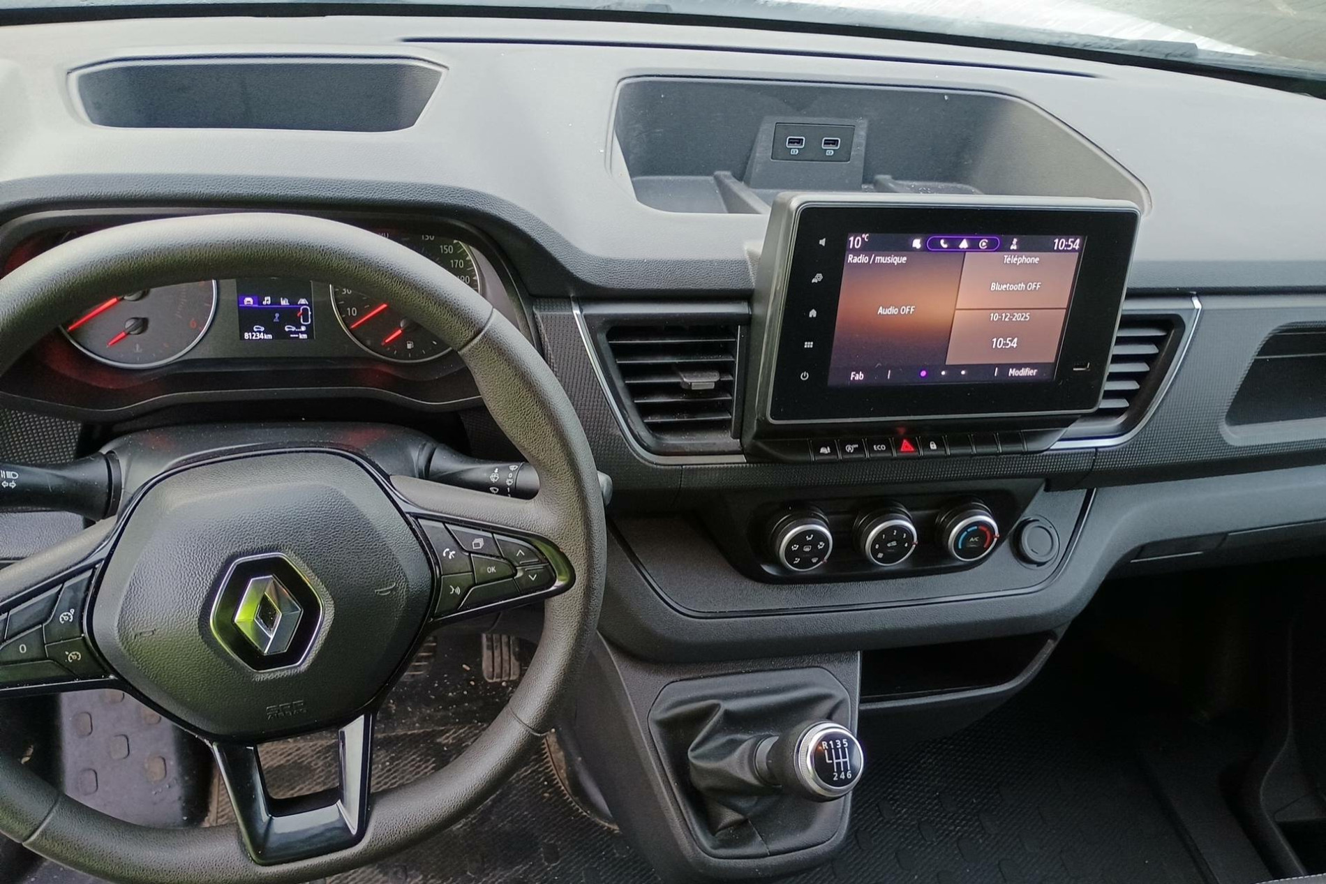 Vente en ligne Renault Trafic 3 Fourgon TRAFIC FGN L1H1 2800 KG BLUE DCI 130 au prix de 21 990 €