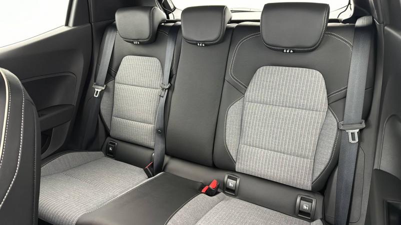 Vente en ligne Renault Clio 5 Clio TCe 90 au prix de 17 490 €