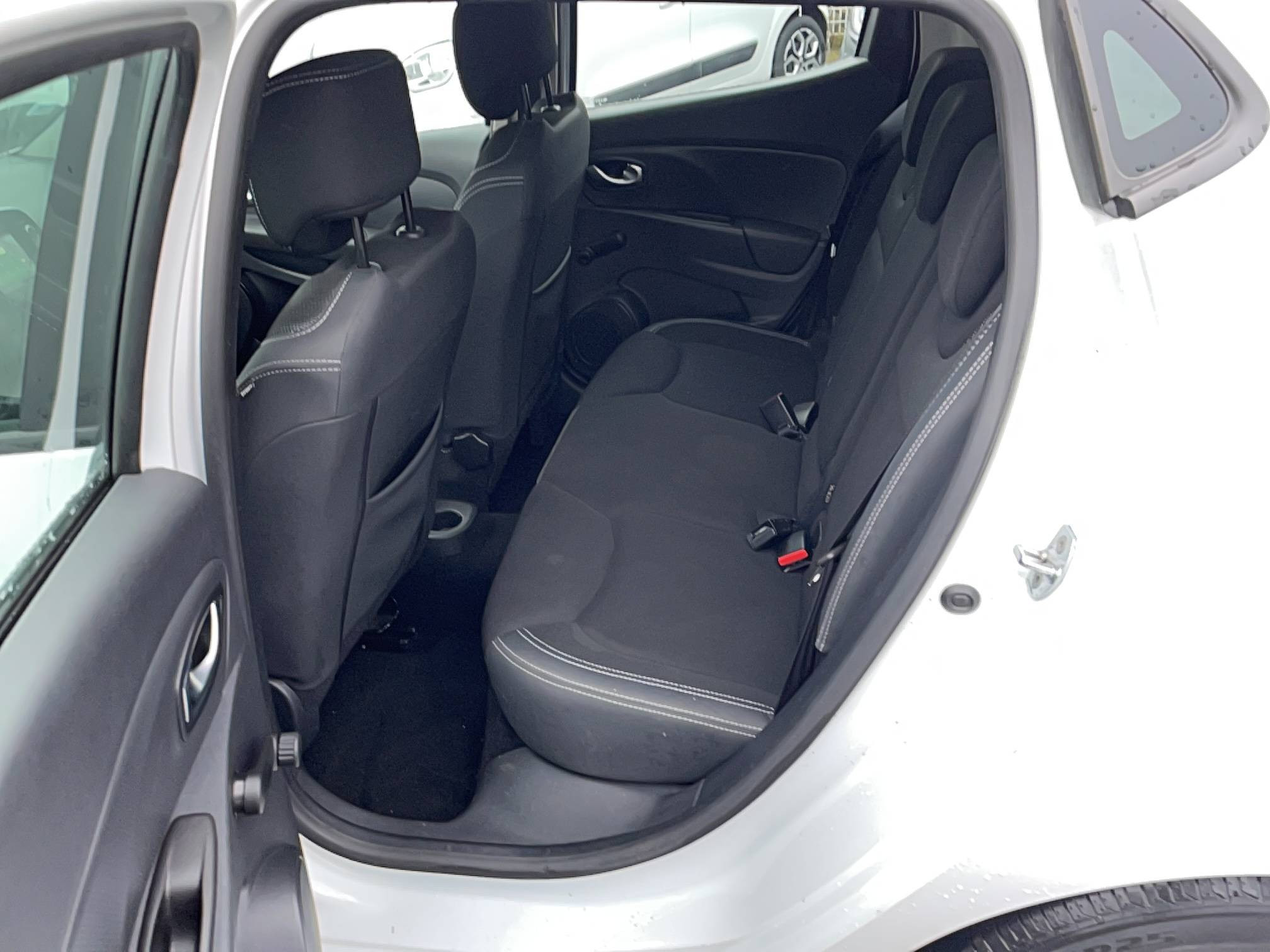 Vente en ligne Renault Clio 4 Clio TCe 75 E6C au prix de 10 990 €