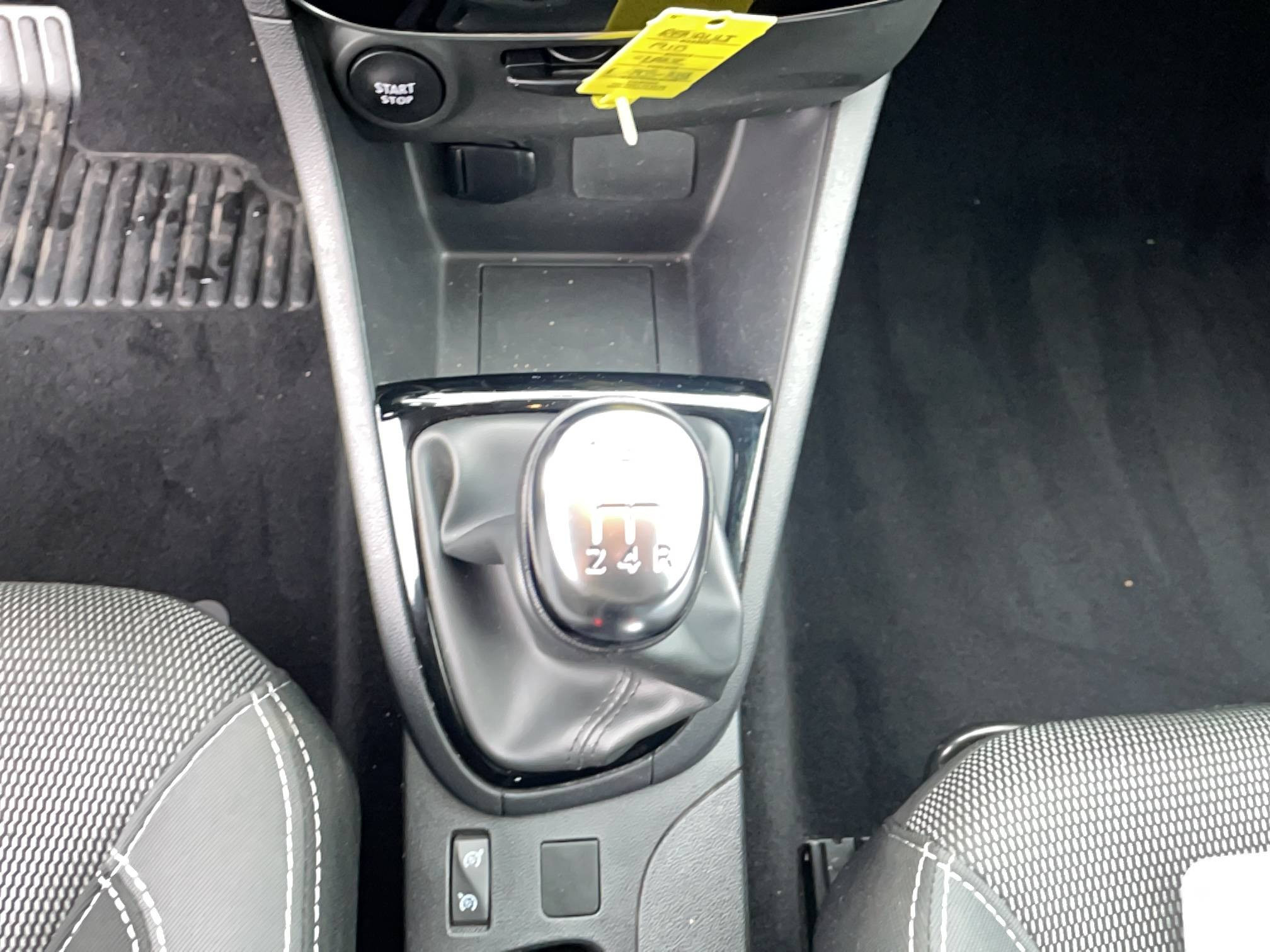 Vente en ligne Renault Clio 4 Clio TCe 75 E6C au prix de 10 990 €