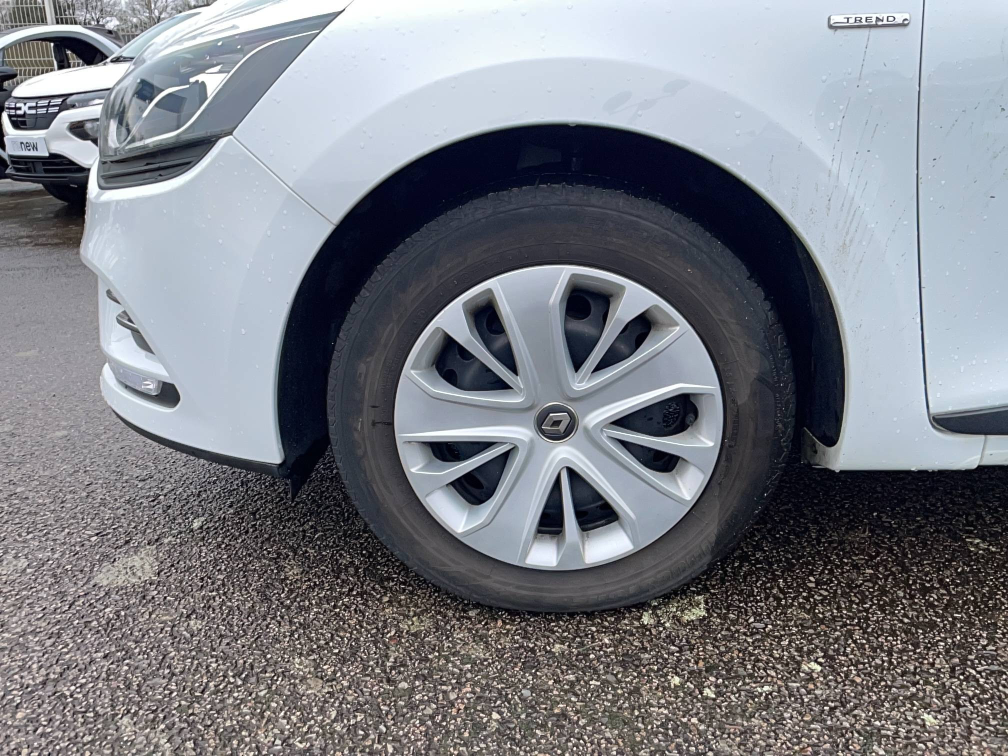 Vente en ligne Renault Clio 4 Clio TCe 75 E6C au prix de 10 990 €