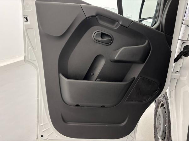Vente en ligne Renault Master 3 Combi Master Combi L2H2 dCi 135 E6 au prix de 24 990 €