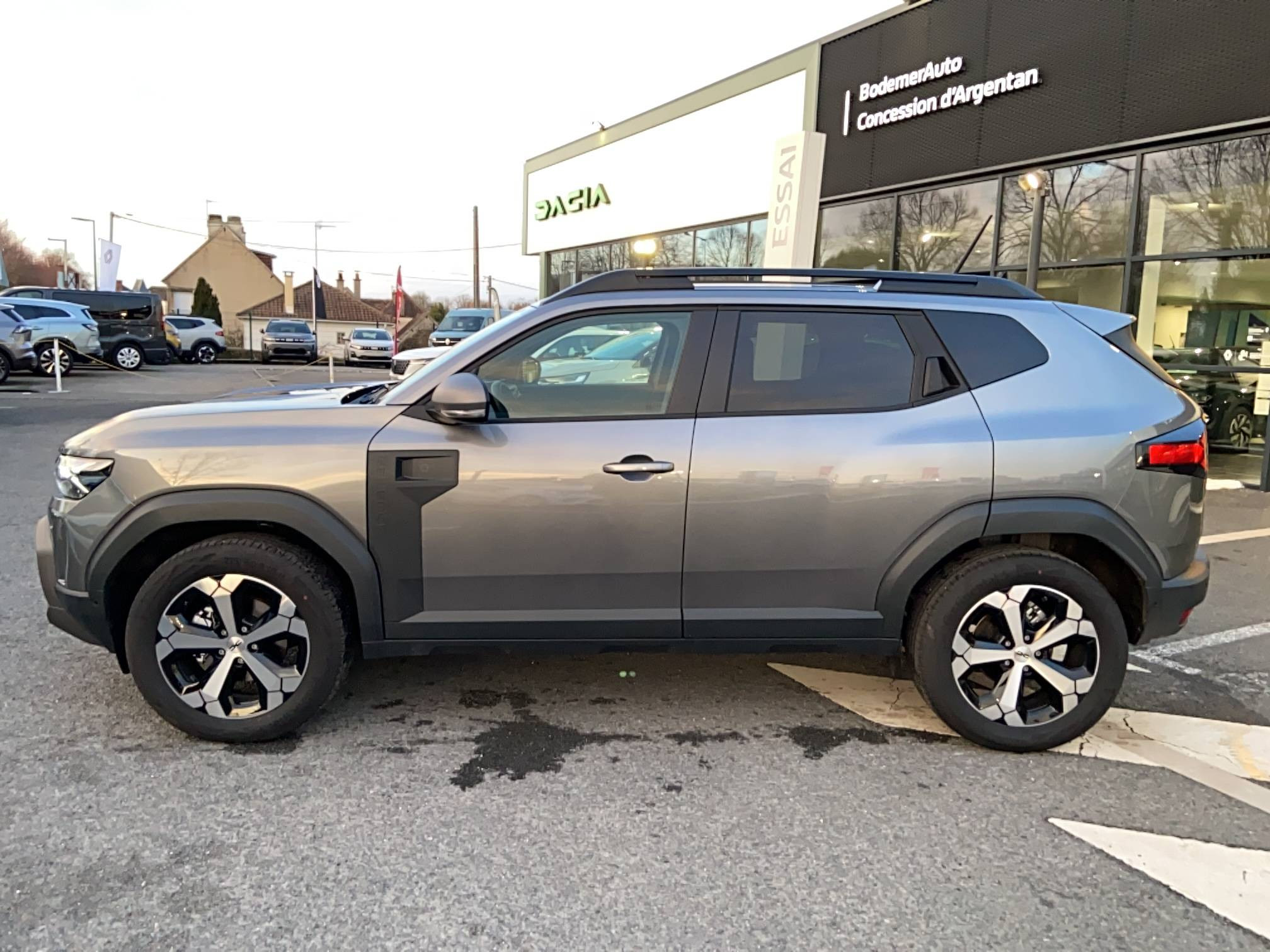 Vente en ligne Dacia Duster  Hybrid 155 au prix de 30 490 €