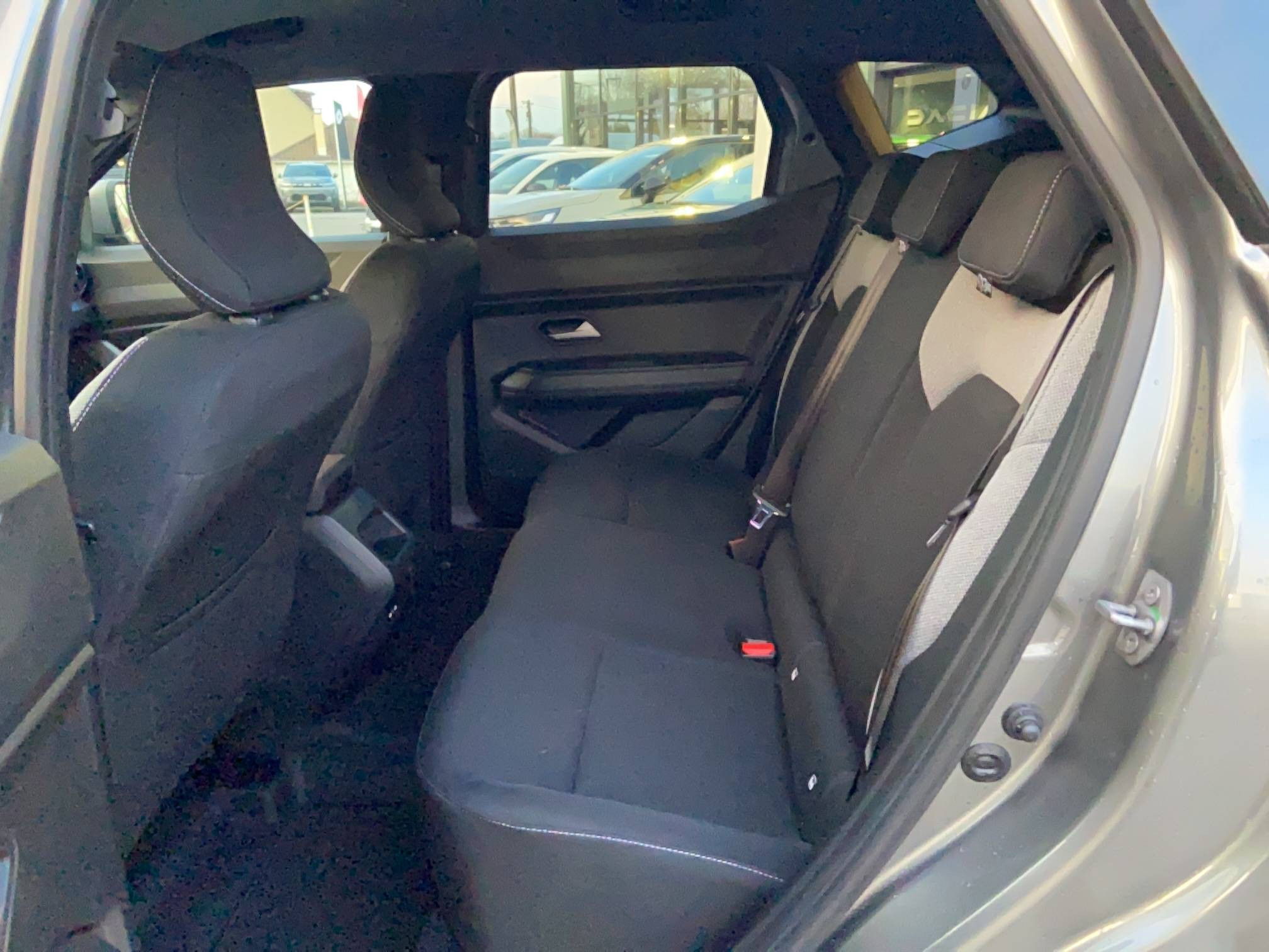 Vente en ligne Dacia Duster  Hybrid 155 au prix de 30 490 €