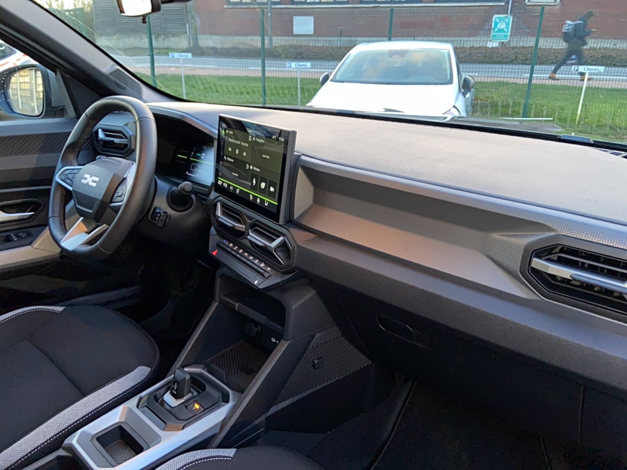 Vente en ligne Dacia Duster  Hybrid 155 au prix de 30 490 €