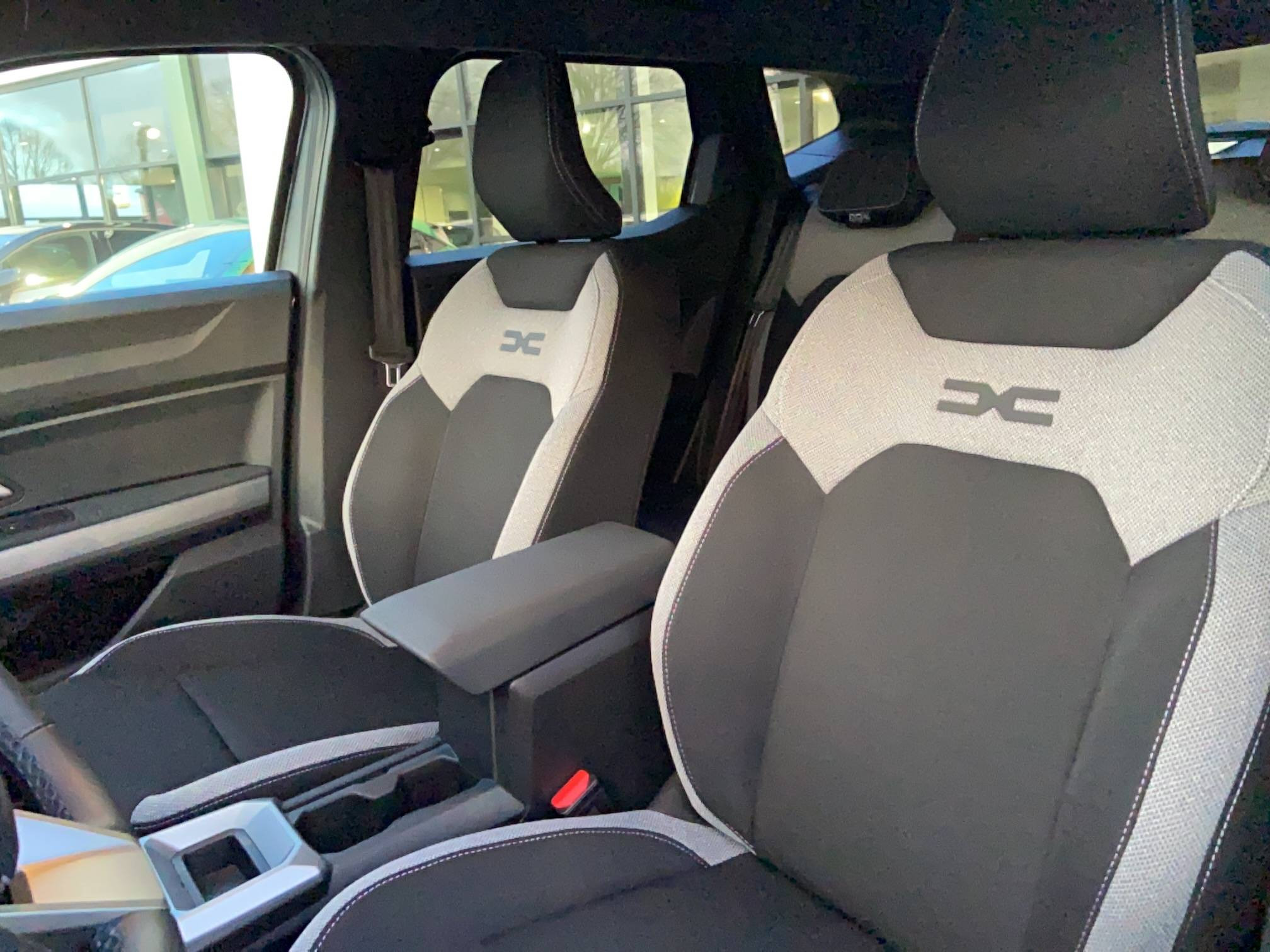 Vente en ligne Dacia Duster  Hybrid 155 au prix de 30 490 €