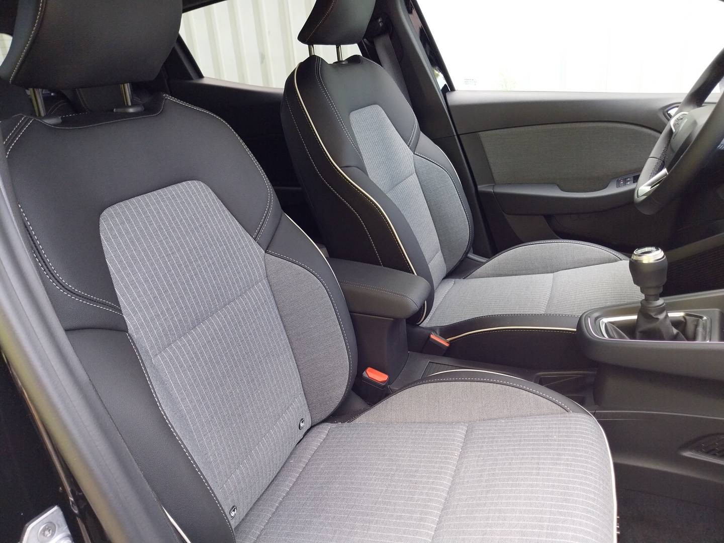 Vente en ligne Renault Clio 5 Clio TCe 90 ch GSR2 au prix de 19 490 €