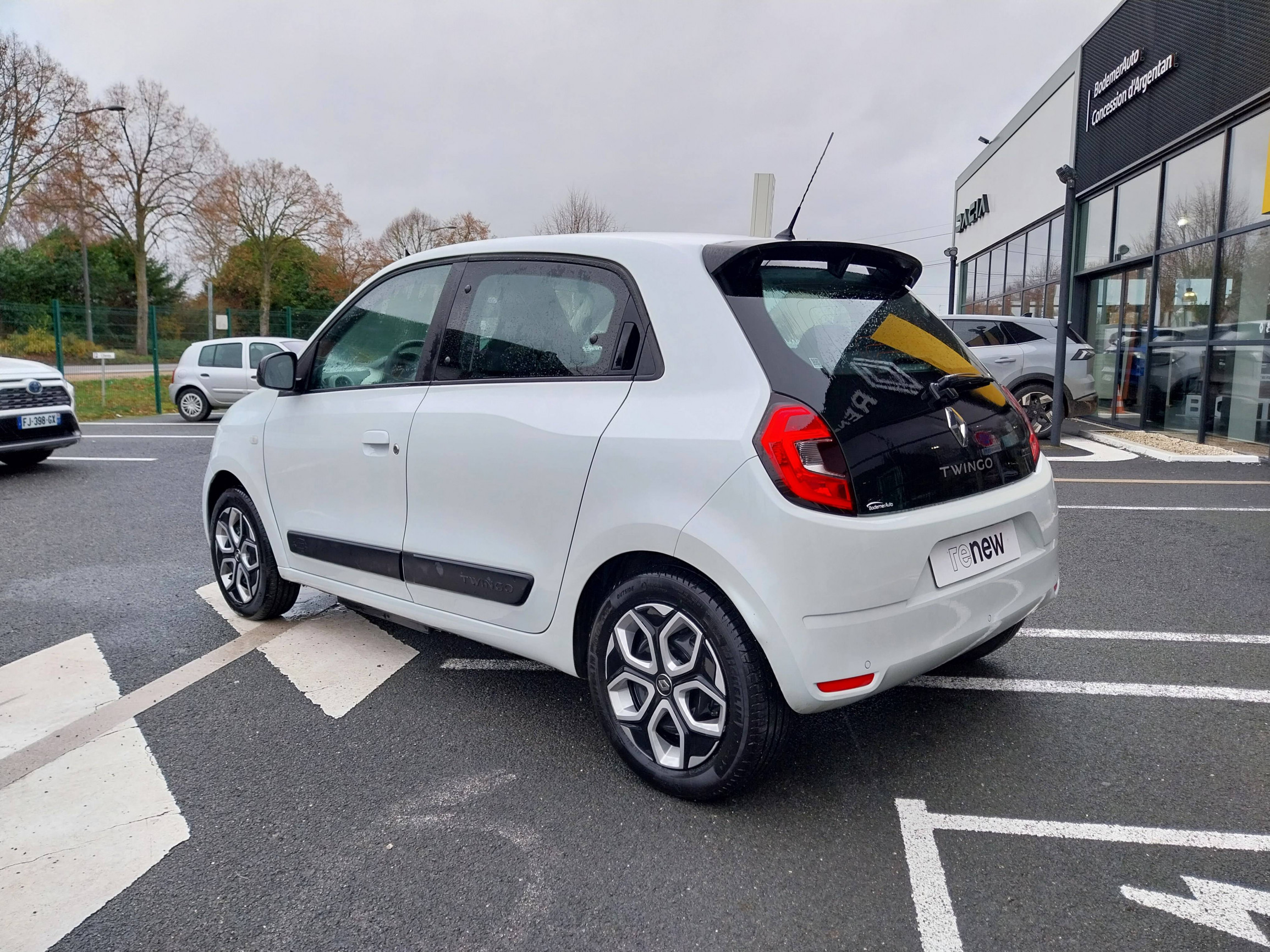 Vente en ligne Renault Twingo Electrique Twingo III E-Tech au prix de 12 490 €