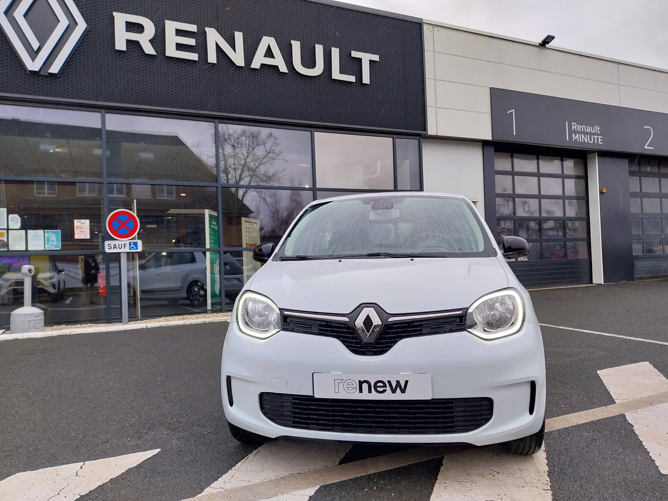 Vente en ligne Renault Twingo Electrique Twingo III E-Tech au prix de 12 490 €