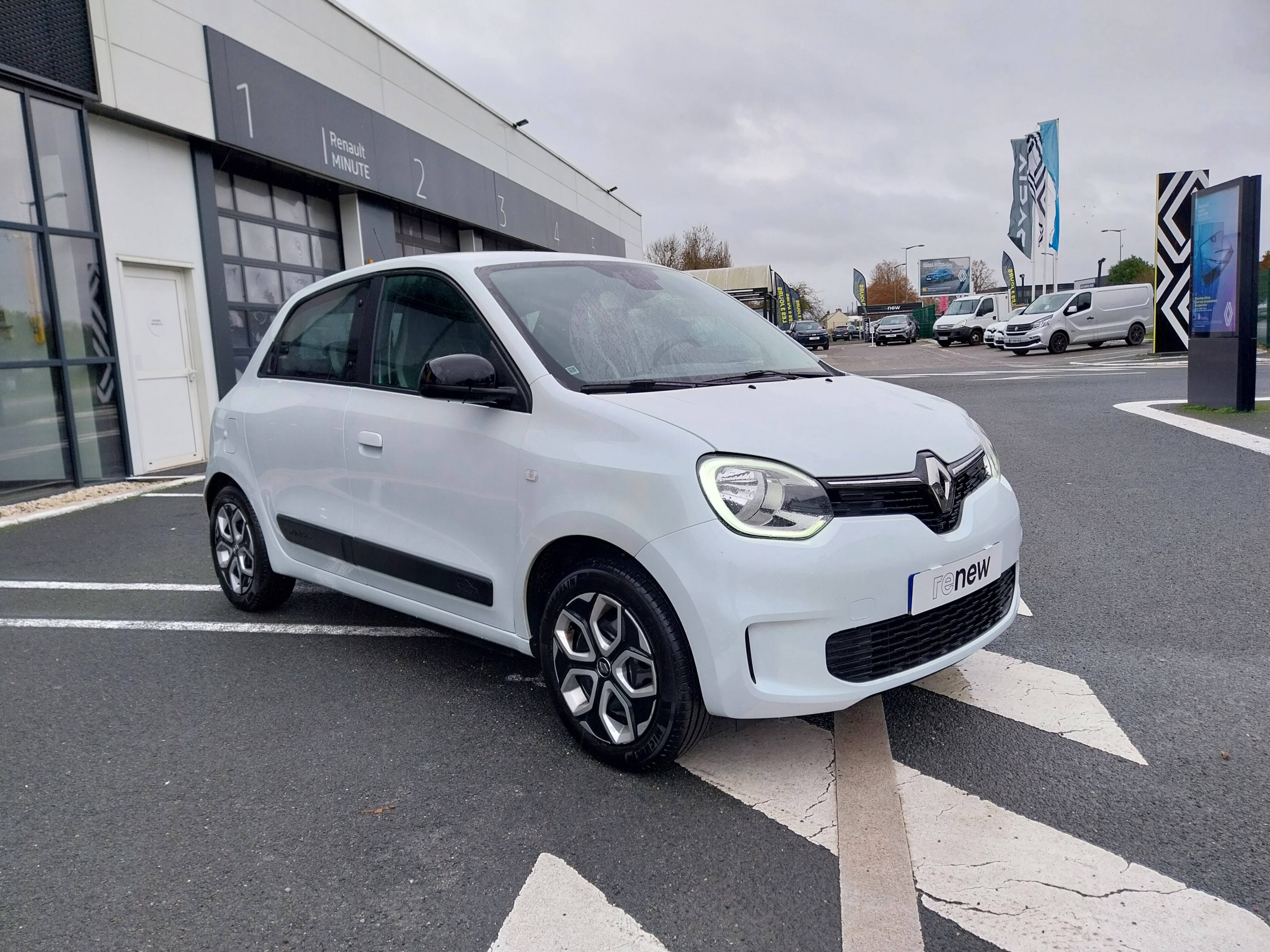 Vente en ligne Renault Twingo Electrique Twingo III E-Tech au prix de 12 490 €