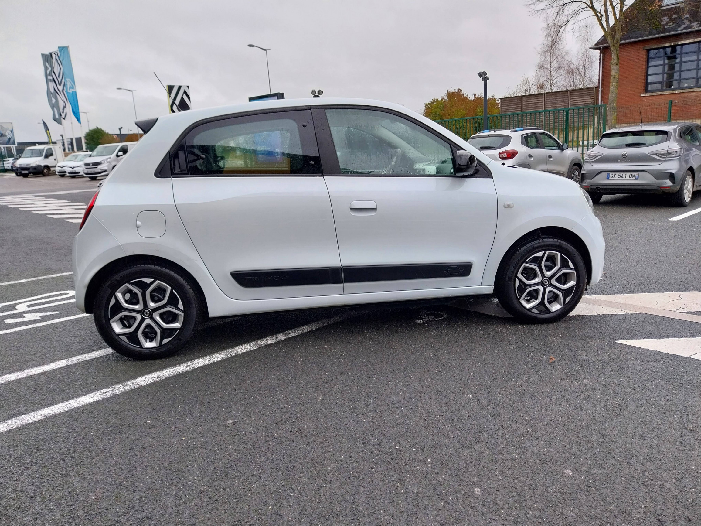 Vente en ligne Renault Twingo Electrique Twingo III E-Tech au prix de 12 490 €