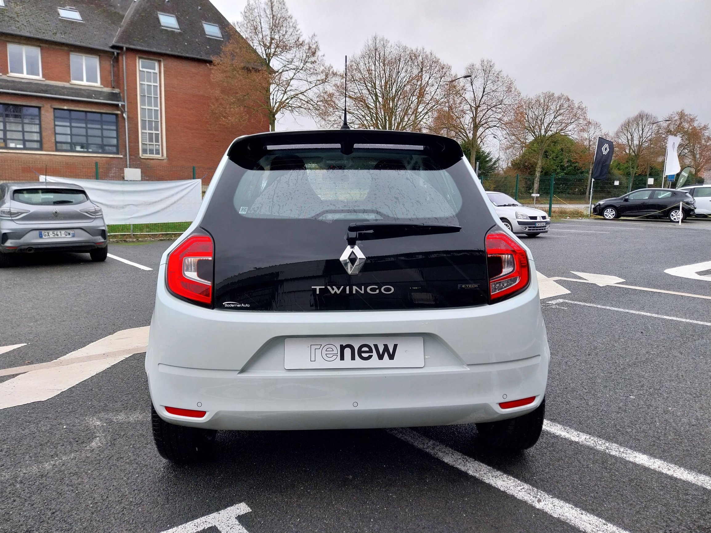 Vente en ligne Renault Twingo Electrique Twingo III E-Tech au prix de 12 490 €