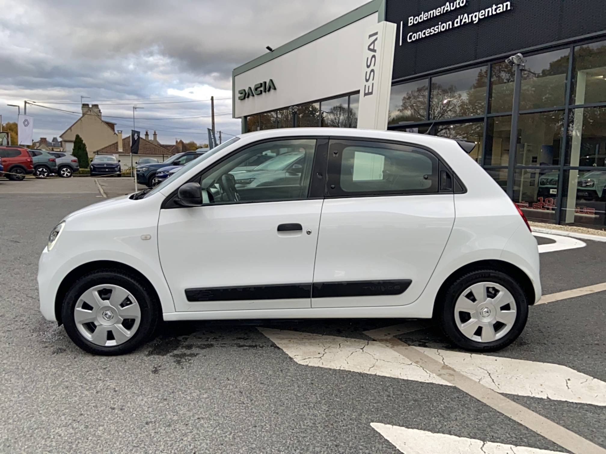 Vente en ligne Renault Twingo Electrique Twingo III E-Tech au prix de 8 990 €
