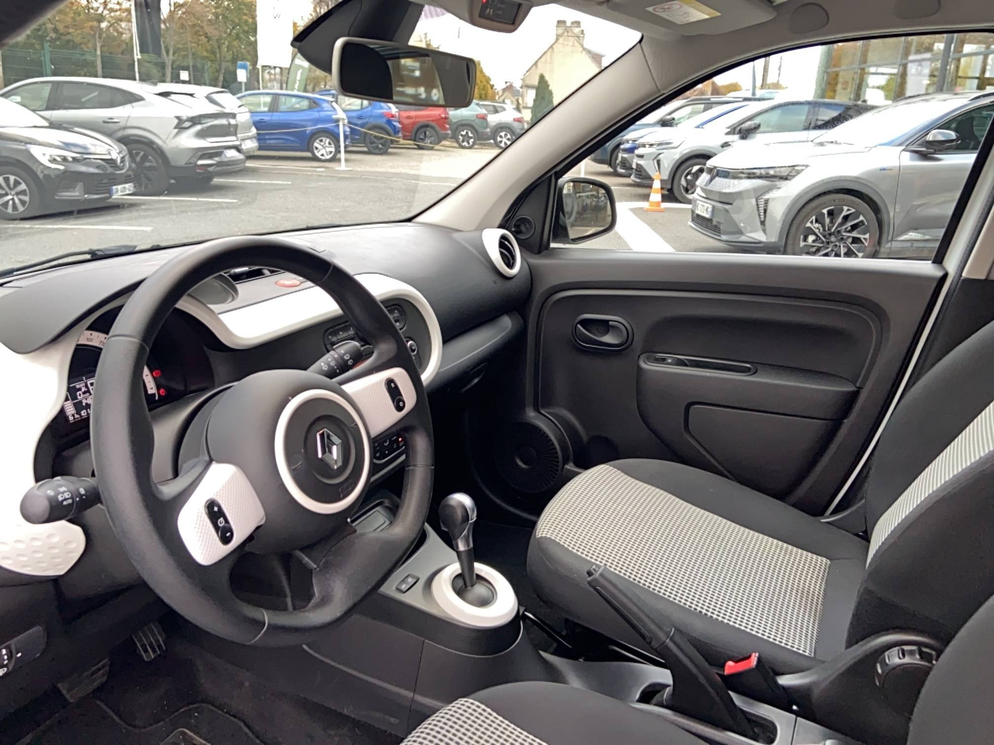 Vente en ligne Renault Twingo Electrique Twingo III E-Tech au prix de 8 990 €