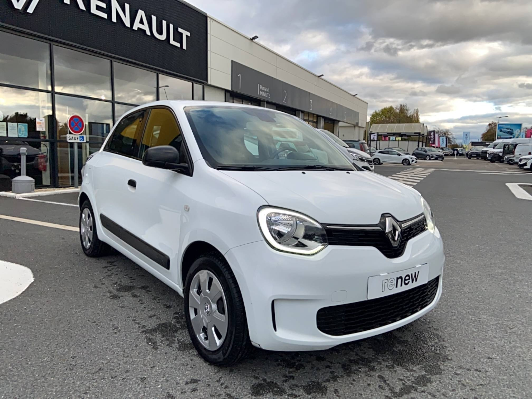 Vente en ligne Renault Twingo Electrique Twingo III E-Tech au prix de 8 990 €