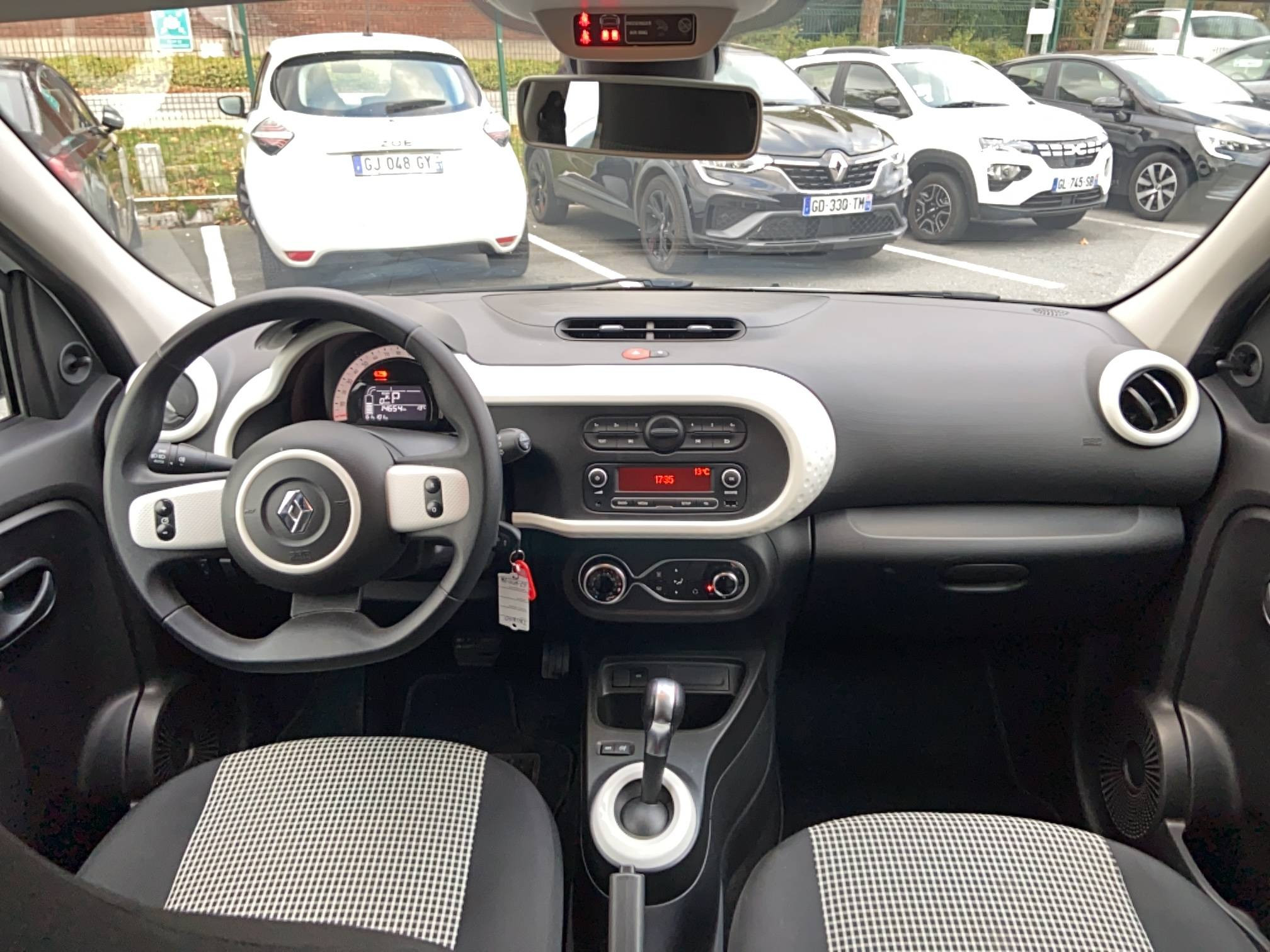 Vente en ligne Renault Twingo Electrique Twingo III E-Tech au prix de 8 990 €