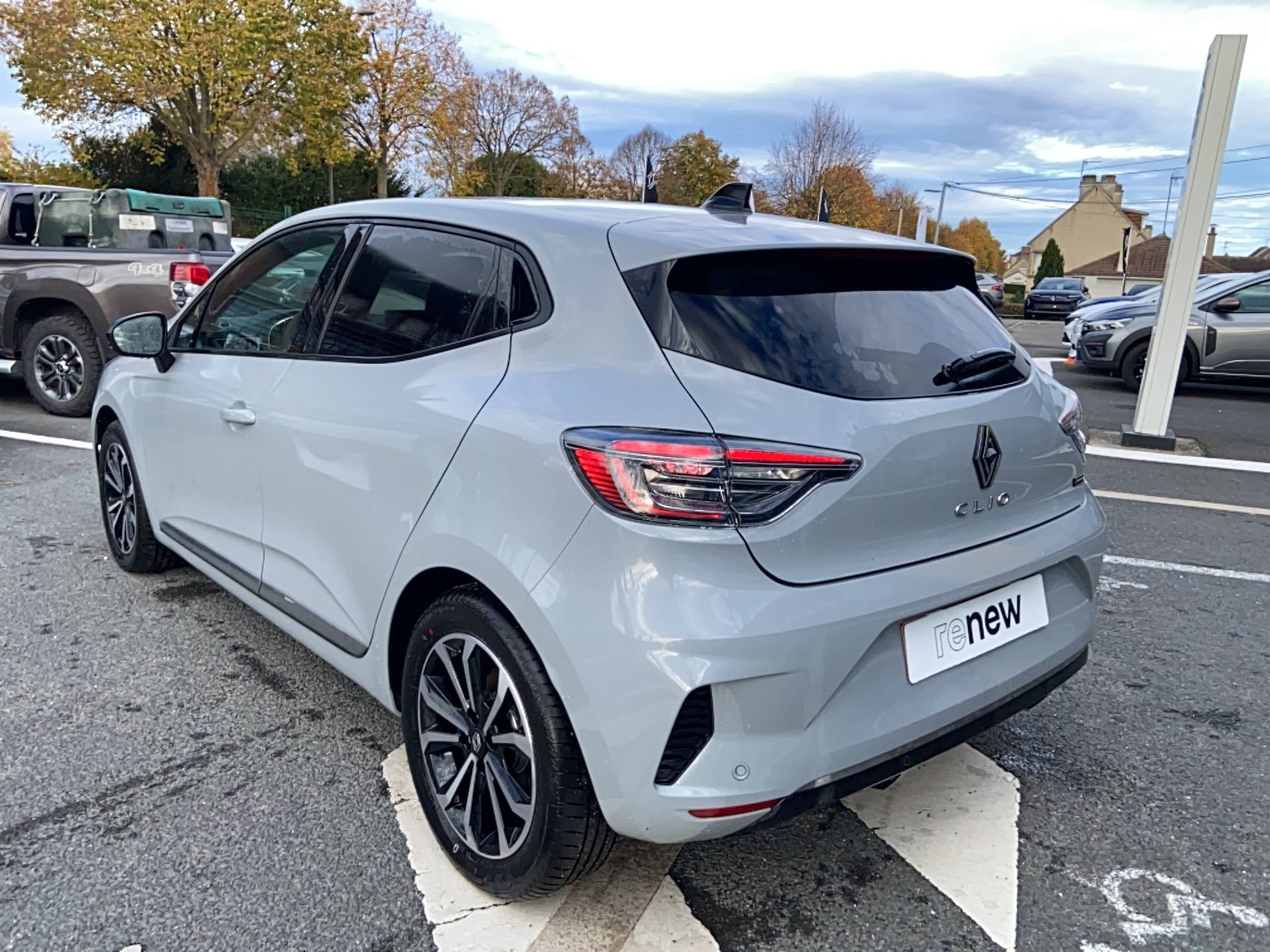 Vente en ligne Renault Clio 5 Clio E-Tech full hybrid 145 ch GSR2 au prix de 23 490 €