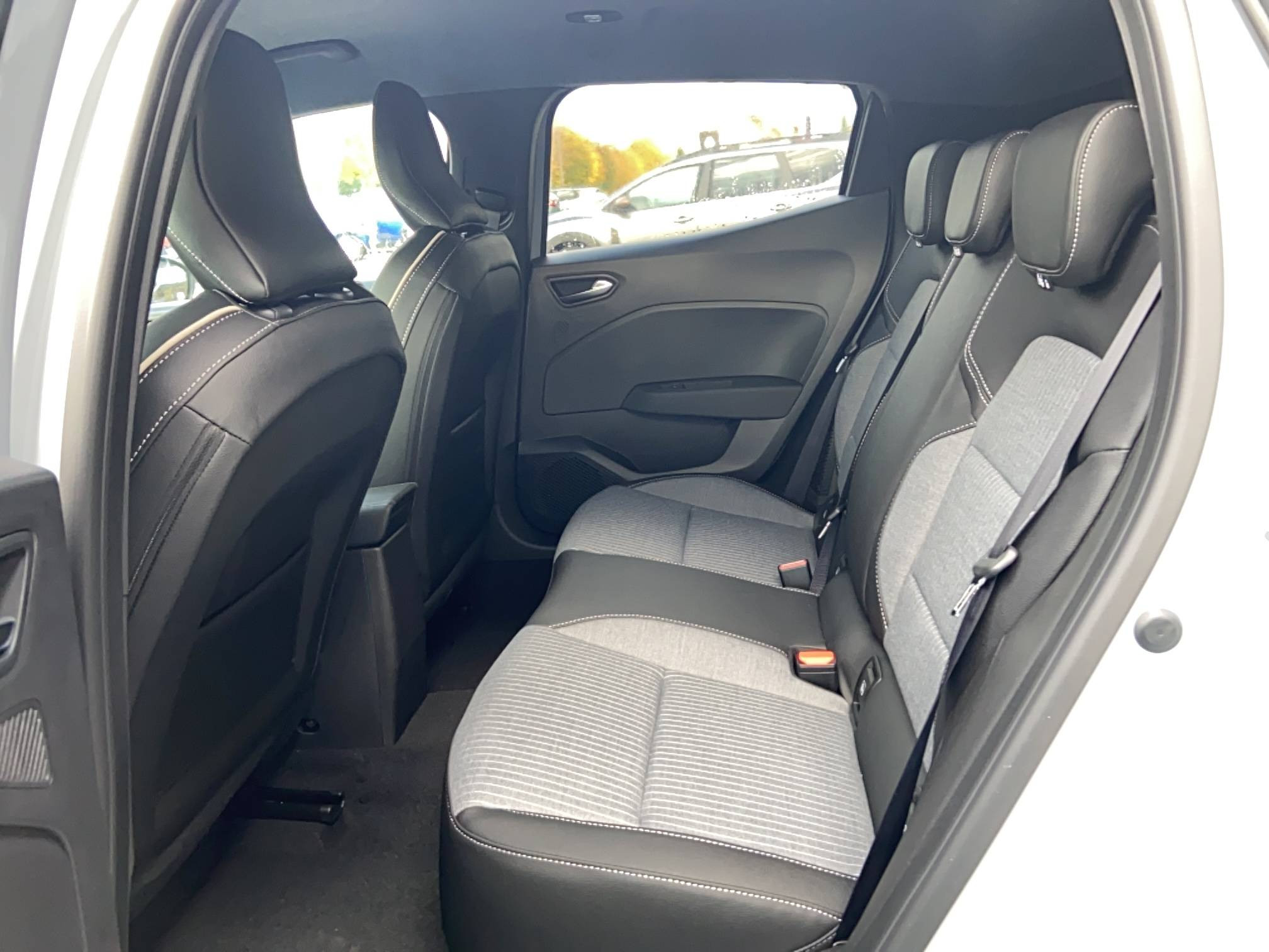 Vente en ligne Renault Clio 5 Clio E-Tech full hybrid 145 ch GSR2 au prix de 23 490 €