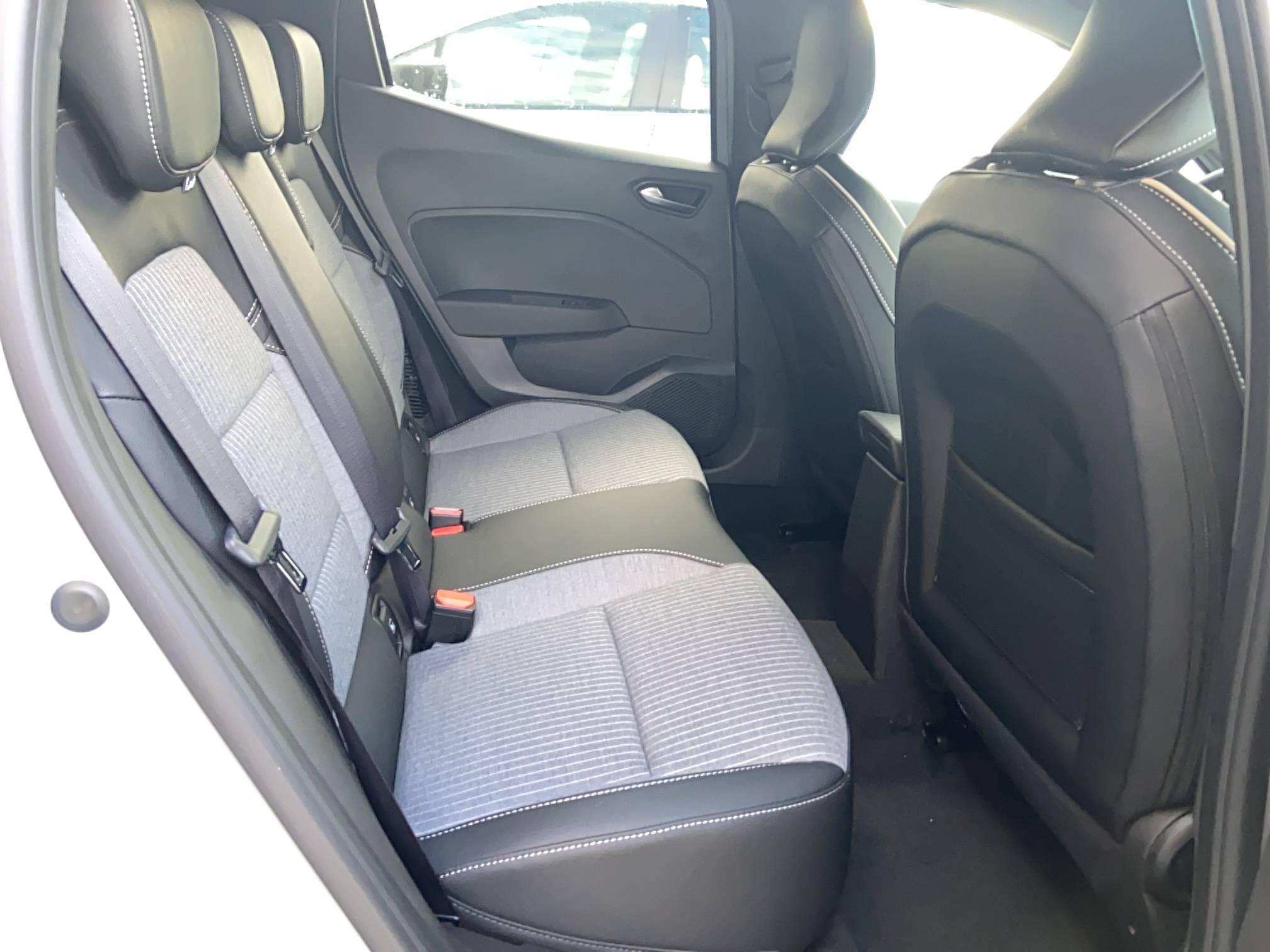 Vente en ligne Renault Clio 5 Clio E-Tech full hybrid 145 ch GSR2 au prix de 23 490 €