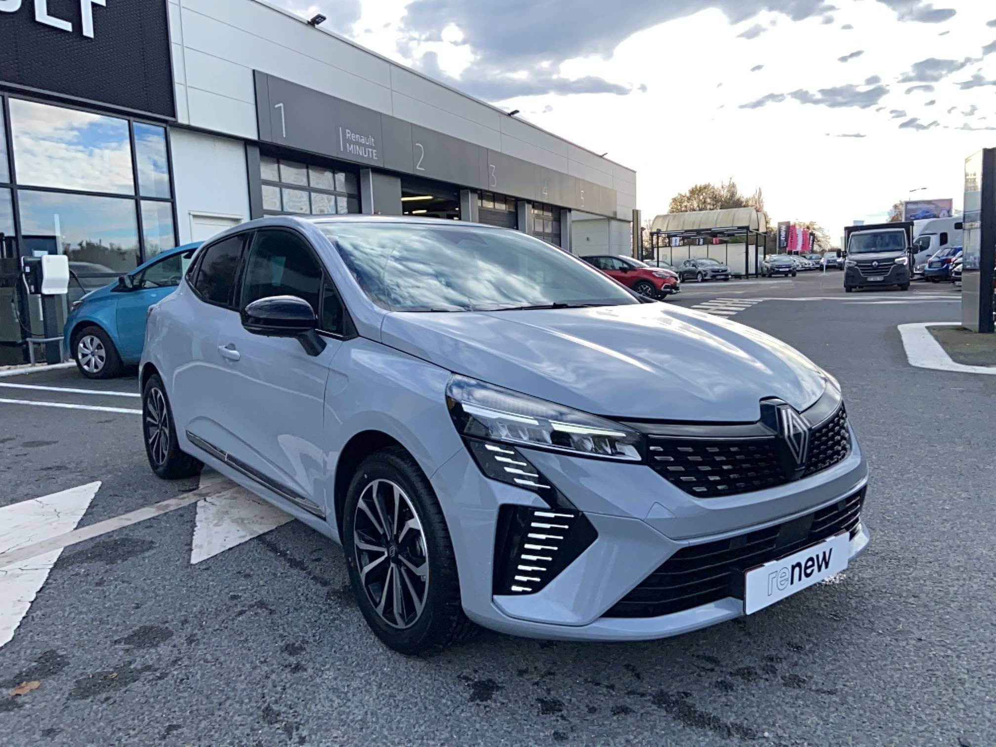 Vente en ligne Renault Clio 5 Clio E-Tech full hybrid 145 ch GSR2 au prix de 23 490 €