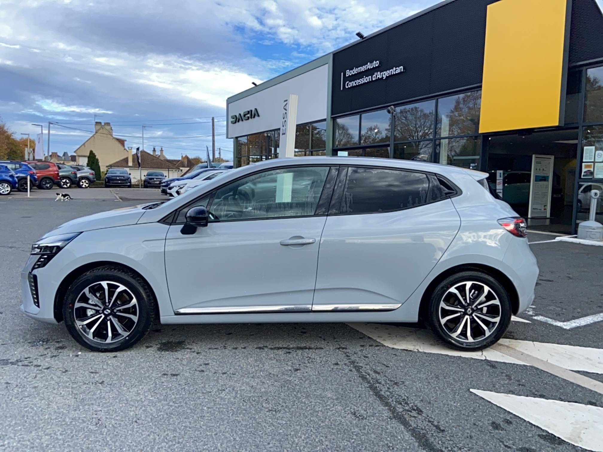 Vente en ligne Renault Clio 5 Clio E-Tech full hybrid 145 ch GSR2 au prix de 23 490 €