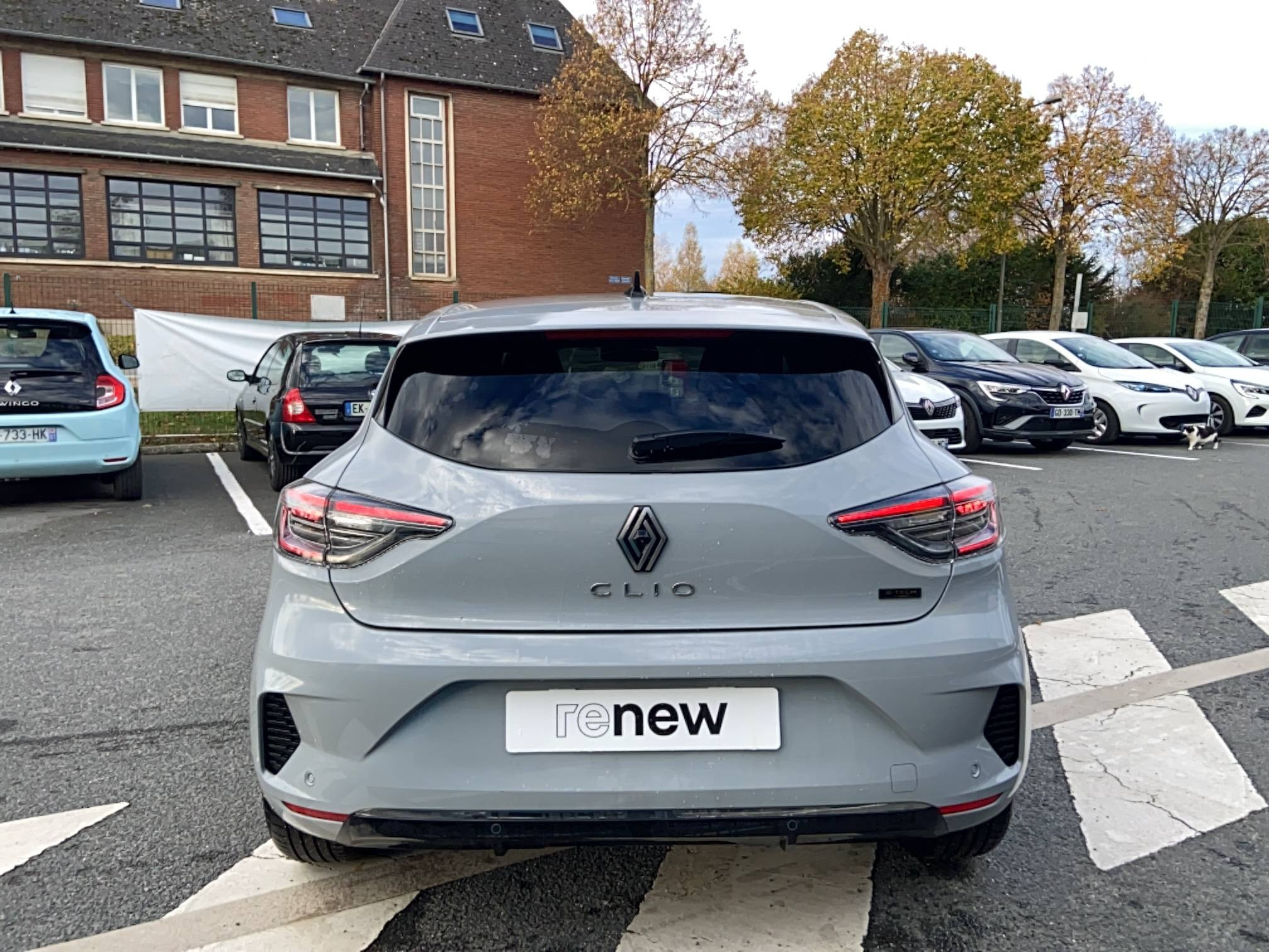 Vente en ligne Renault Clio 5 Clio E-Tech full hybrid 145 ch GSR2 au prix de 23 490 €