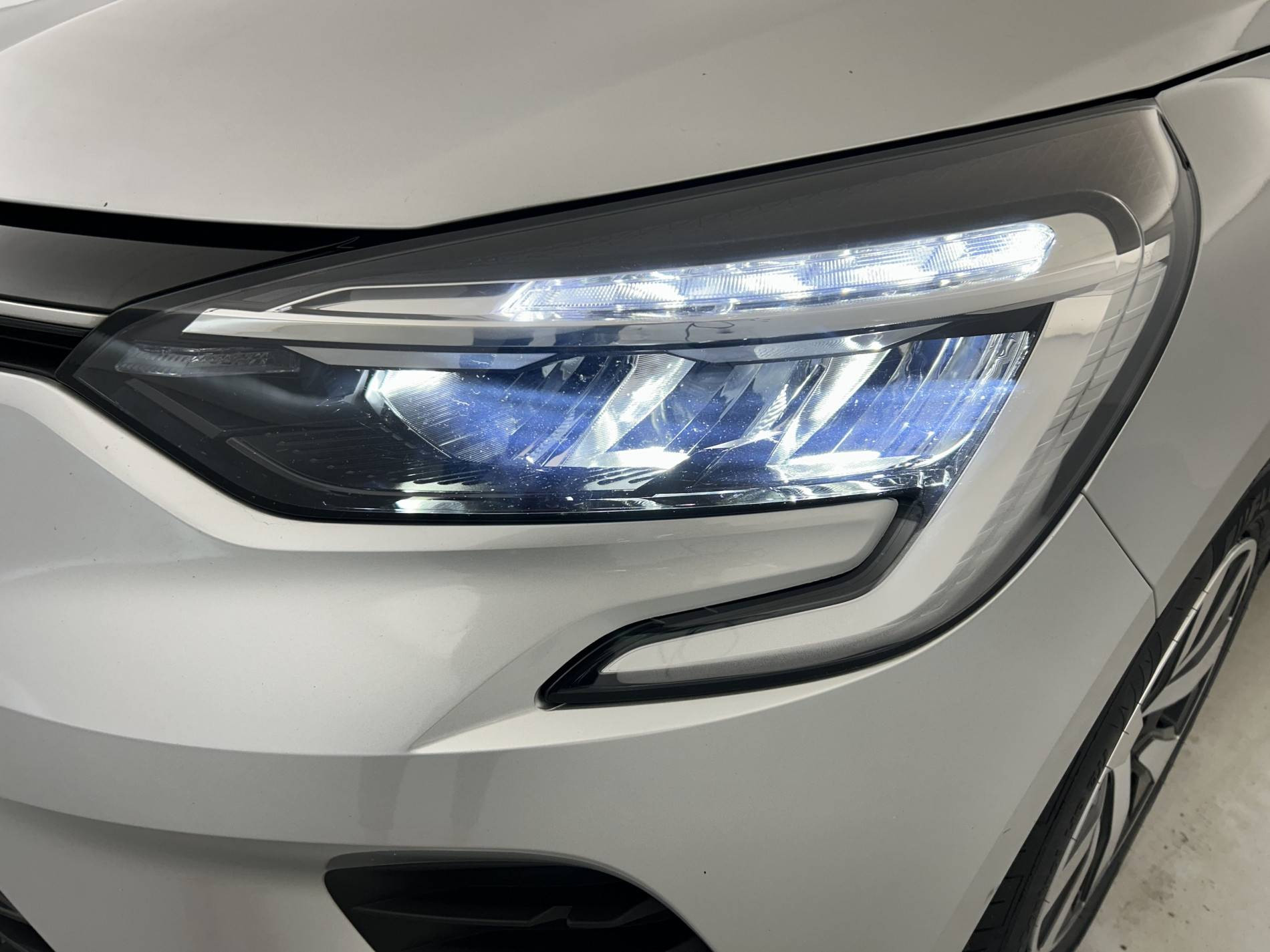 Vente en ligne Renault Clio 5 Clio TCe 90 au prix de 13 990 €