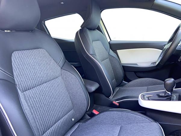 Vente en ligne Renault Clio 5 Clio E-Tech 140 - 21N au prix de 18 990 €