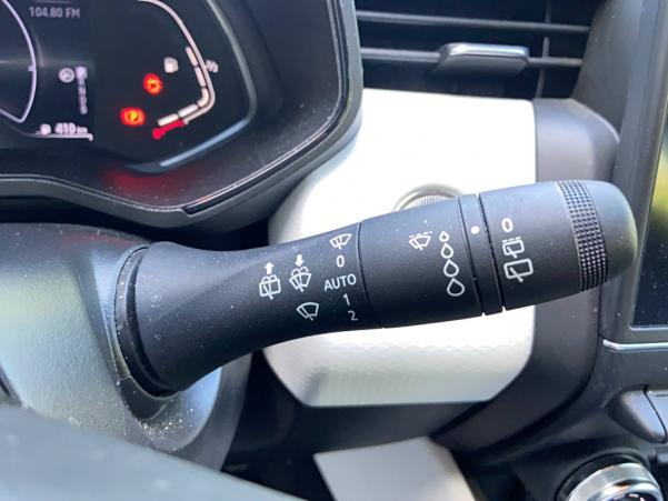 Vente en ligne Renault Clio 5 Clio E-Tech 140 - 21N au prix de 18 990 €