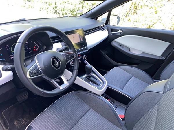 Vente en ligne Renault Clio 5 Clio E-Tech 140 - 21N au prix de 18 990 €