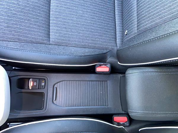 Vente en ligne Renault Clio 5 Clio E-Tech 140 - 21N au prix de 18 990 €